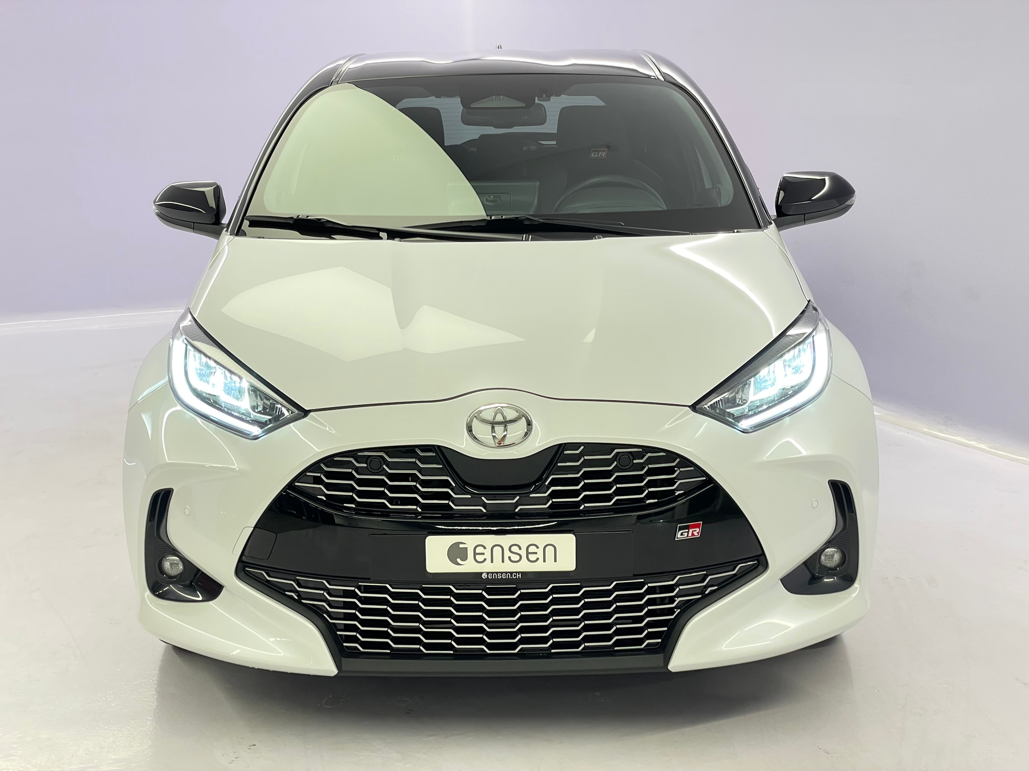 listing desktop thumbnail image 1