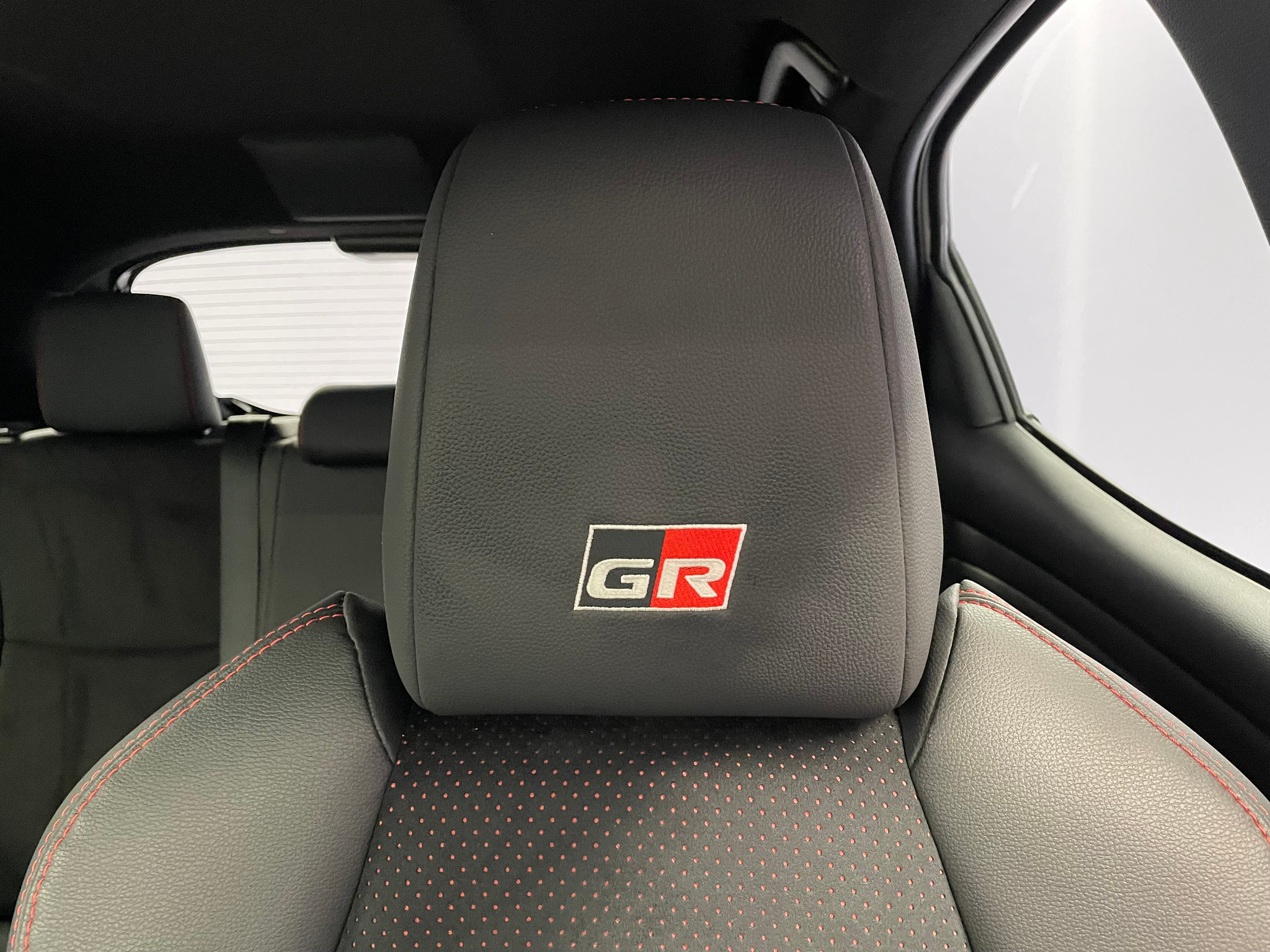 listing desktop thumbnail image 15