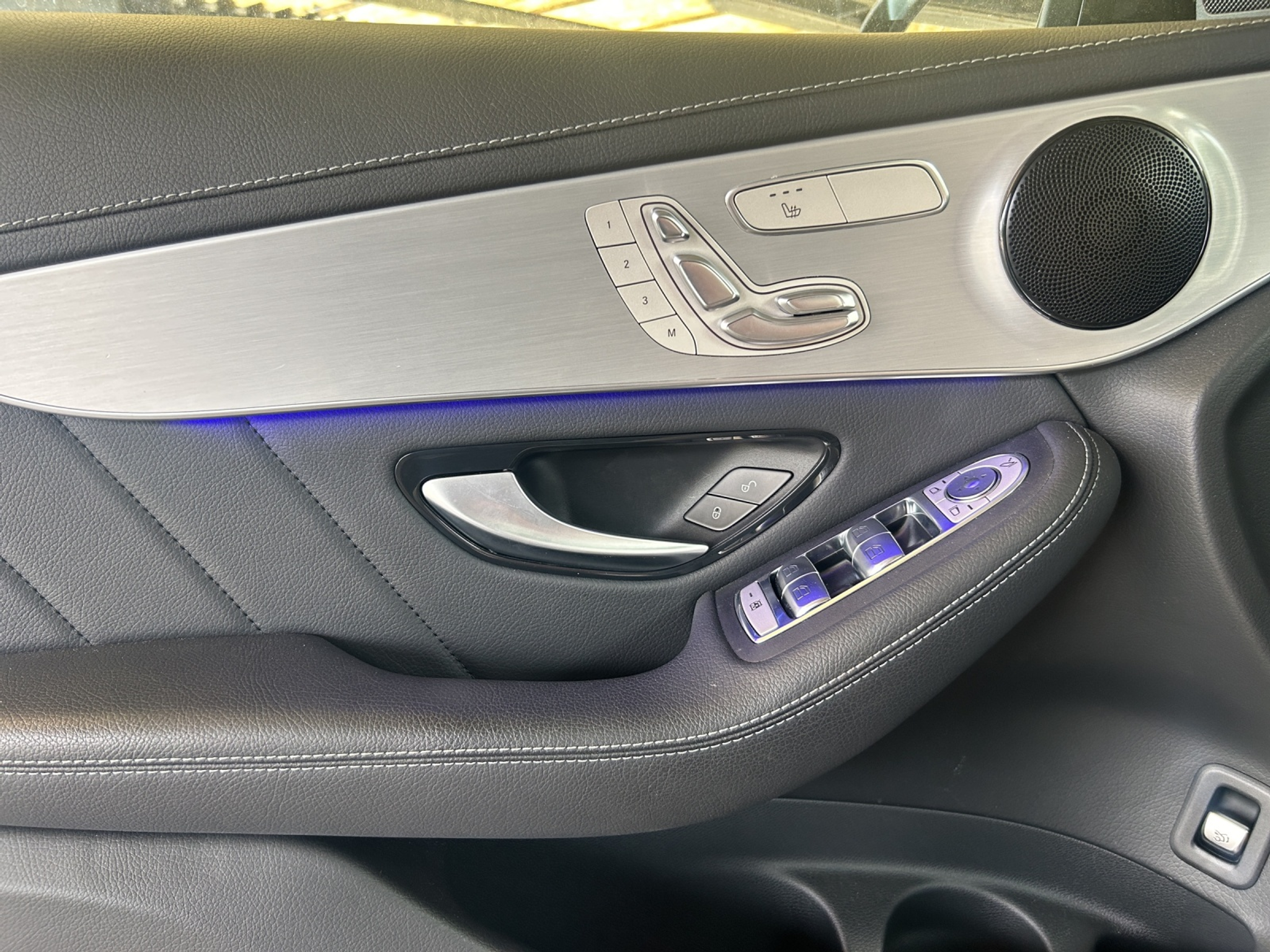 listing desktop thumbnail image 15