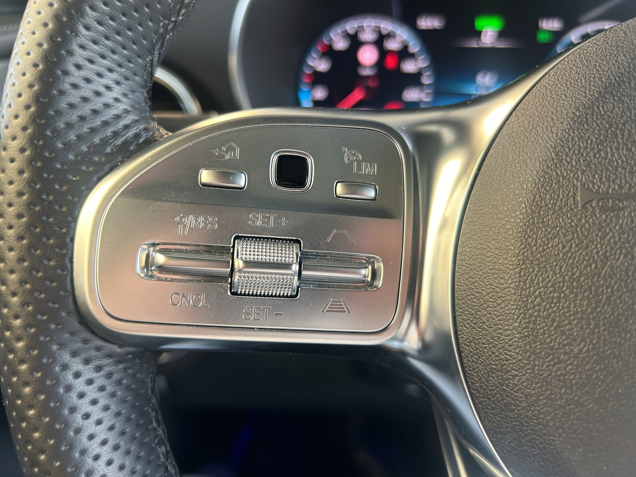 listing desktop thumbnail image 16