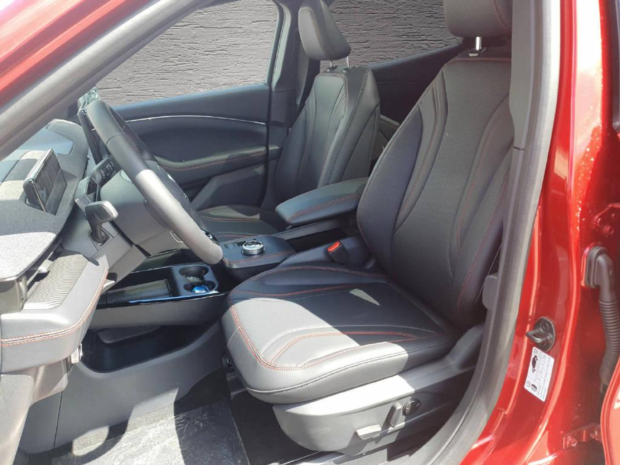 listing desktop thumbnail image 3