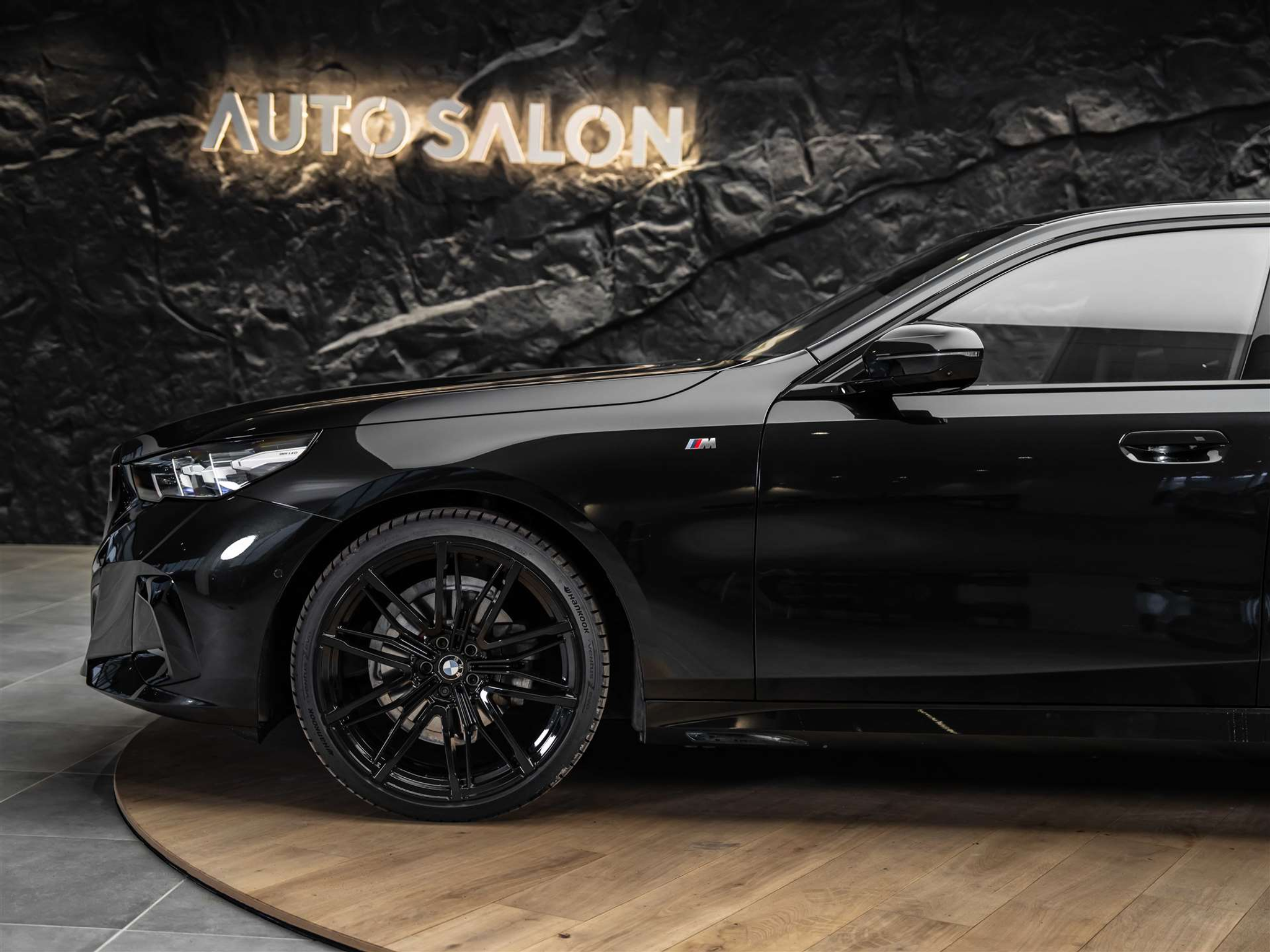 listing desktop thumbnail image 17