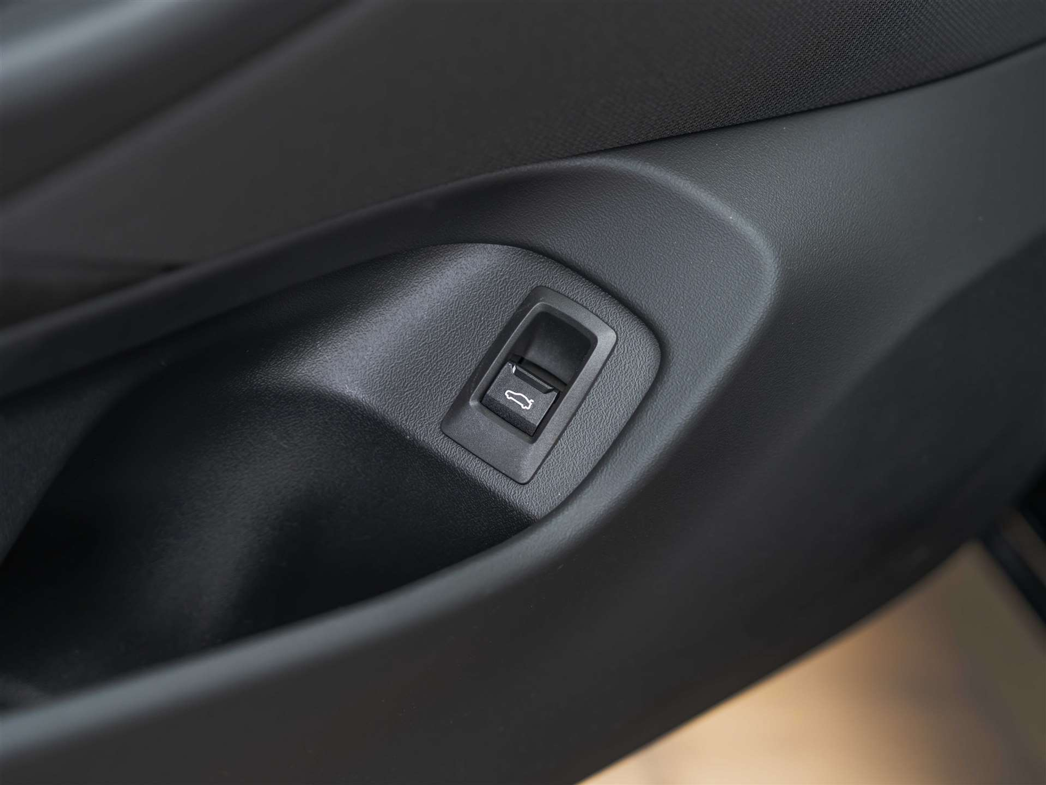 listing desktop thumbnail image 23