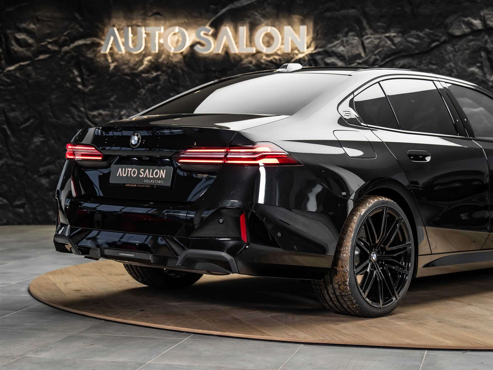 listing desktop thumbnail image 20