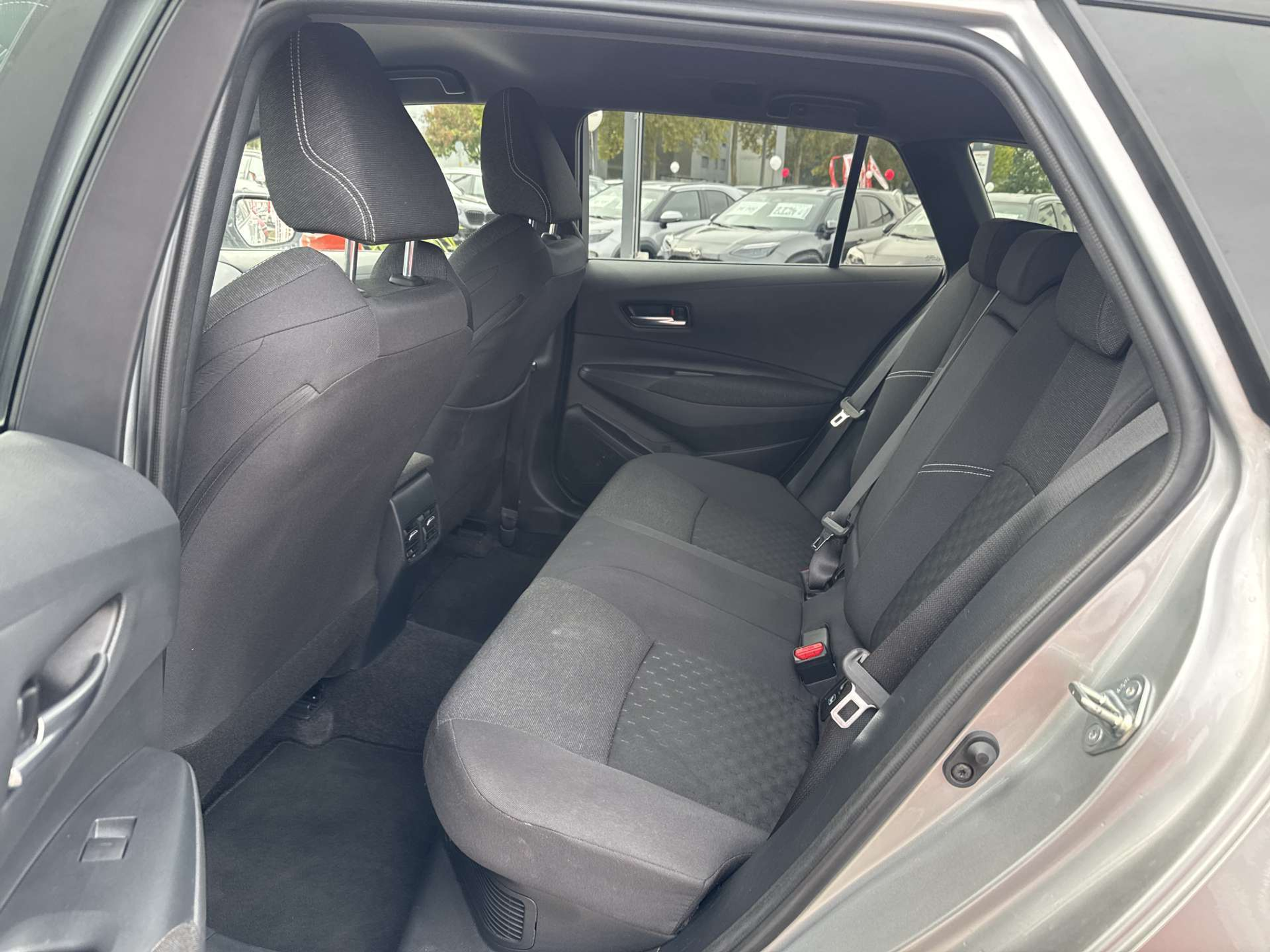 listing desktop thumbnail image 6