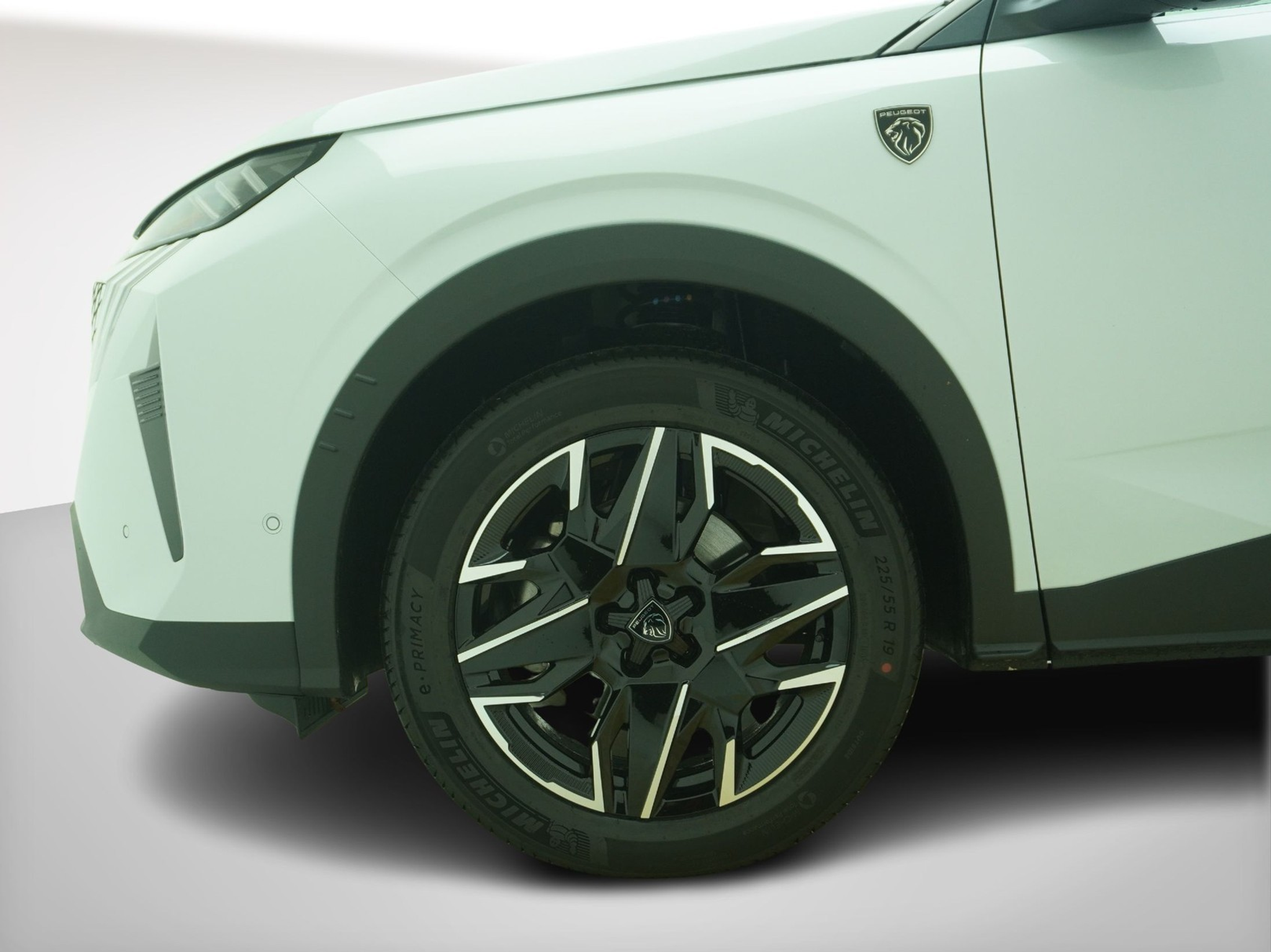 listing desktop thumbnail image 8