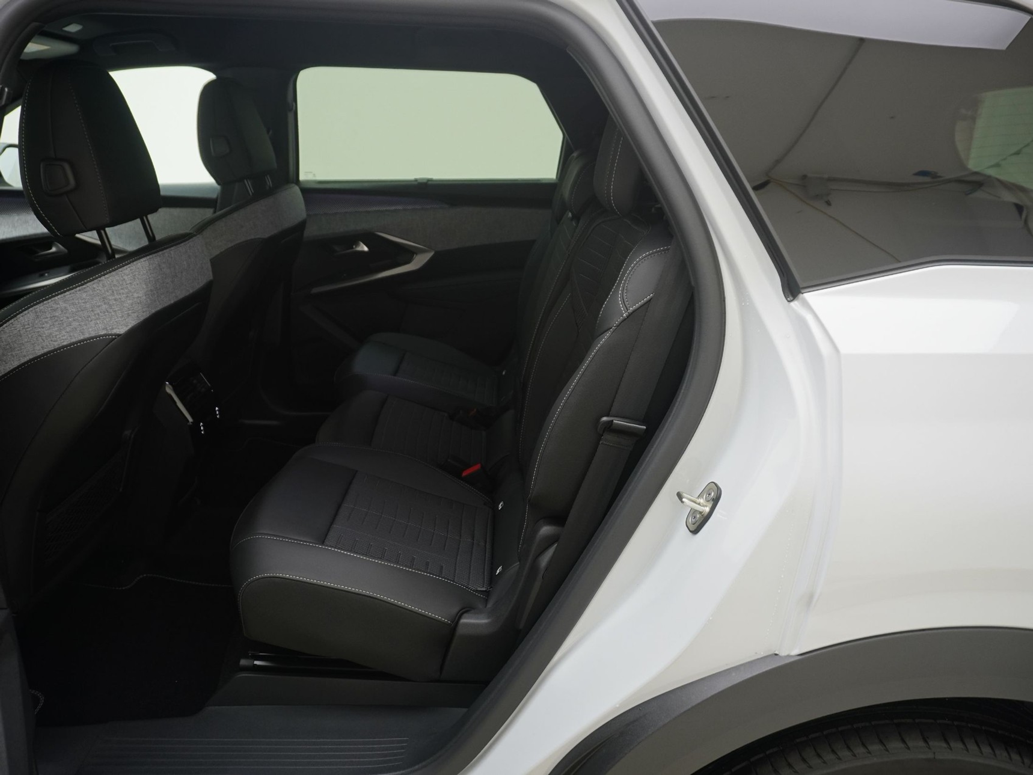 listing desktop thumbnail image 14