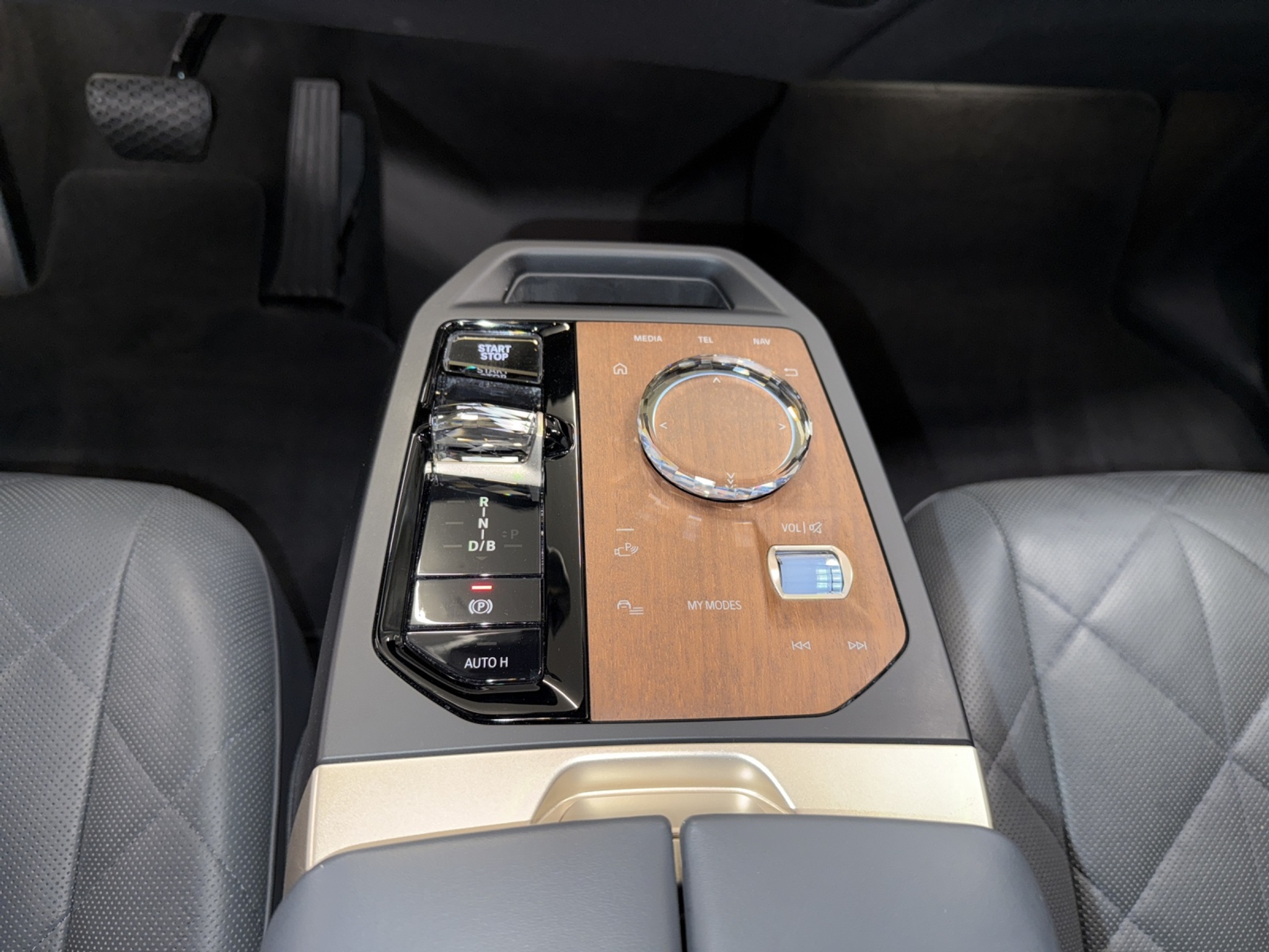 listing desktop thumbnail image 16