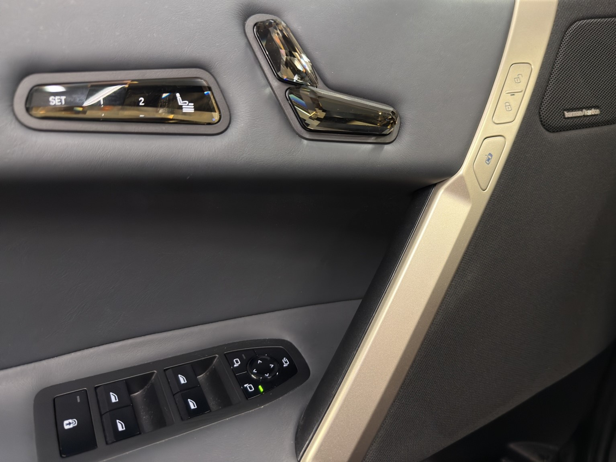 listing desktop thumbnail image 20