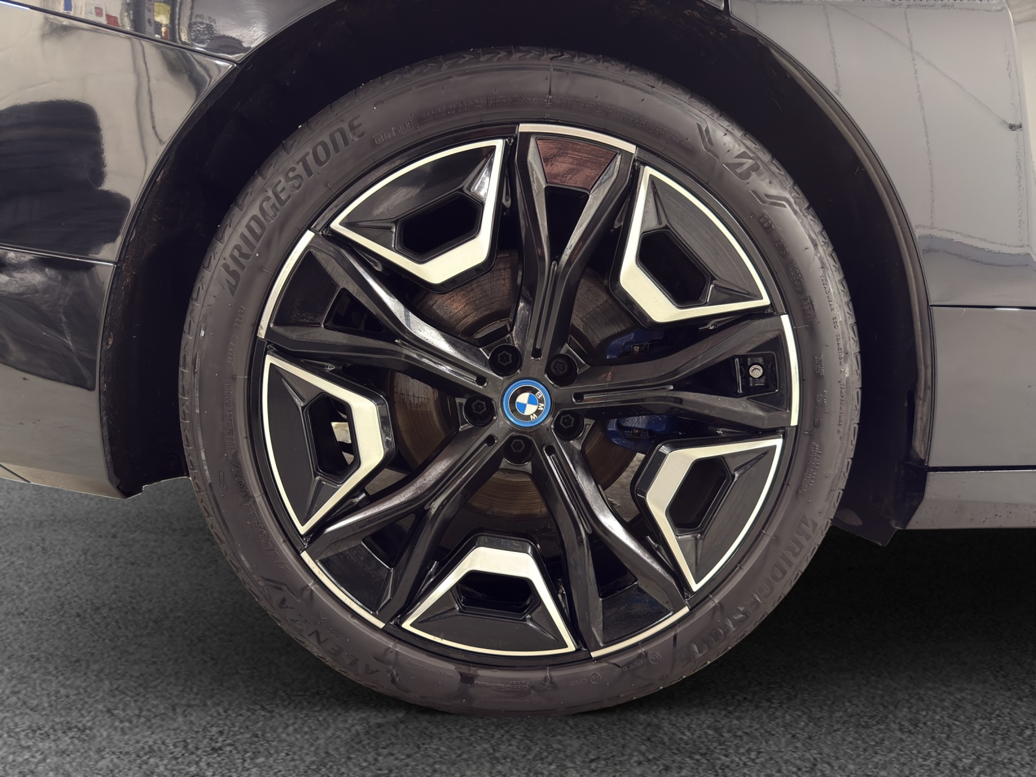 listing desktop thumbnail image 10