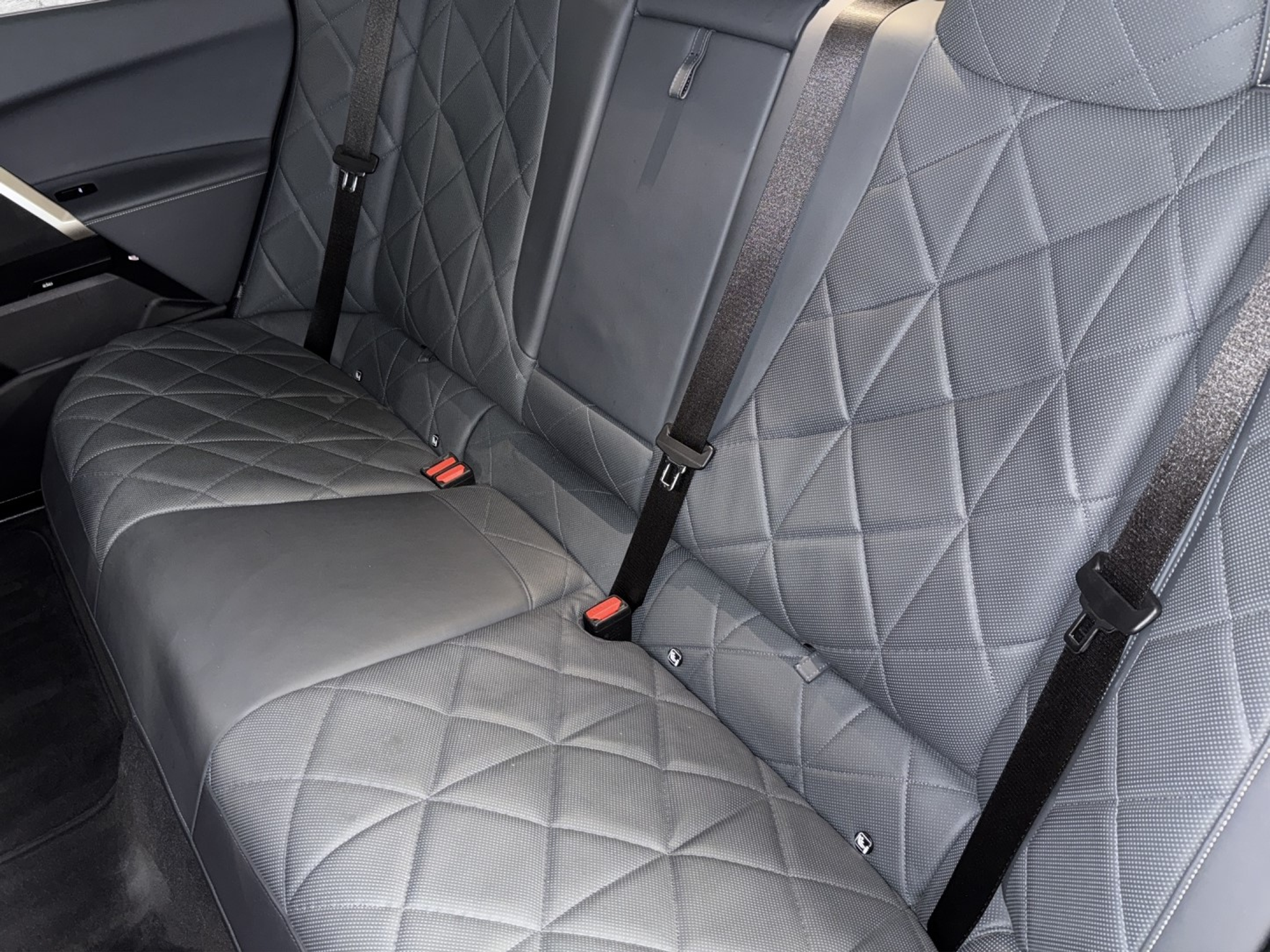 listing desktop thumbnail image 15