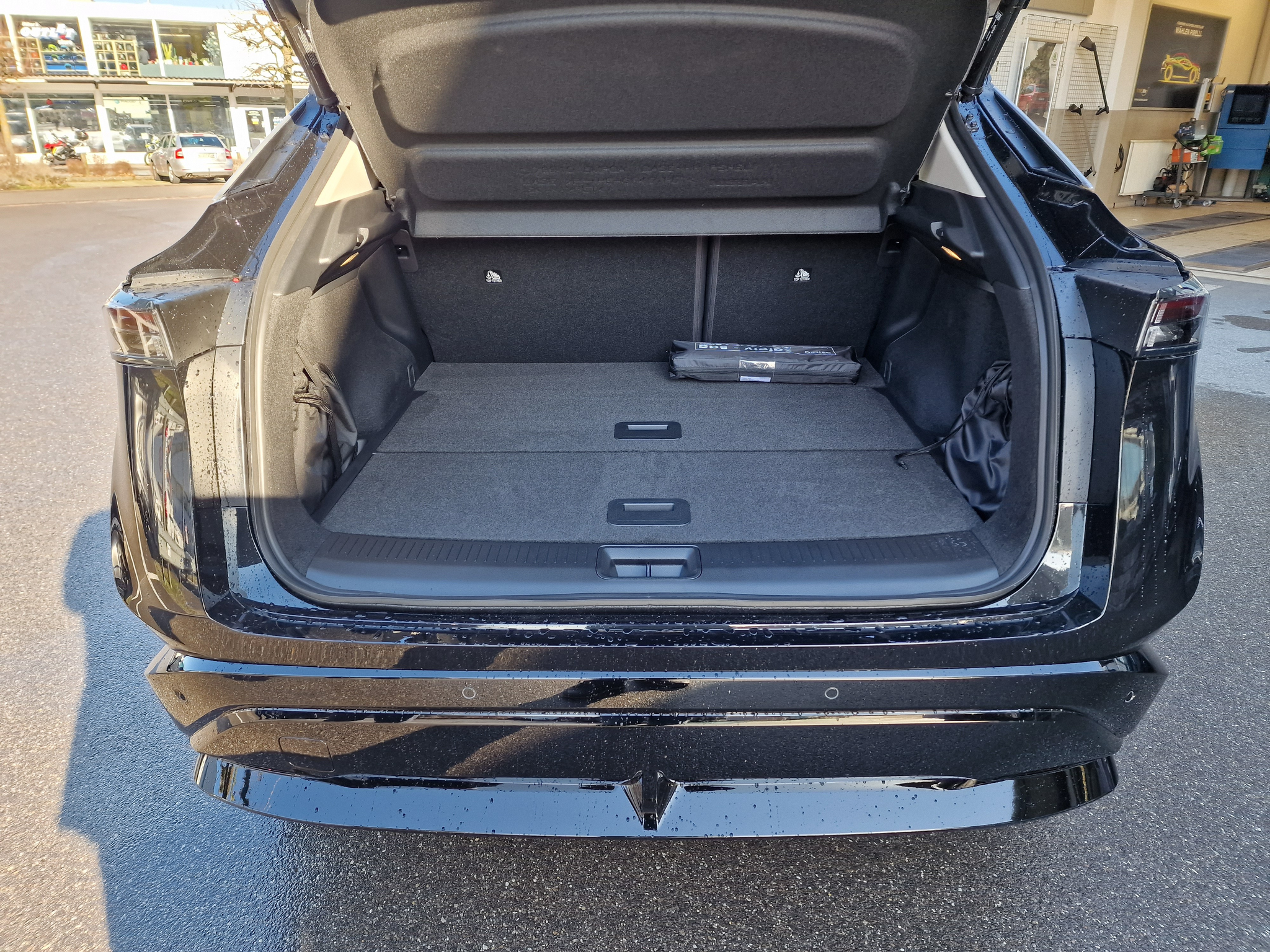 listing desktop thumbnail image 7