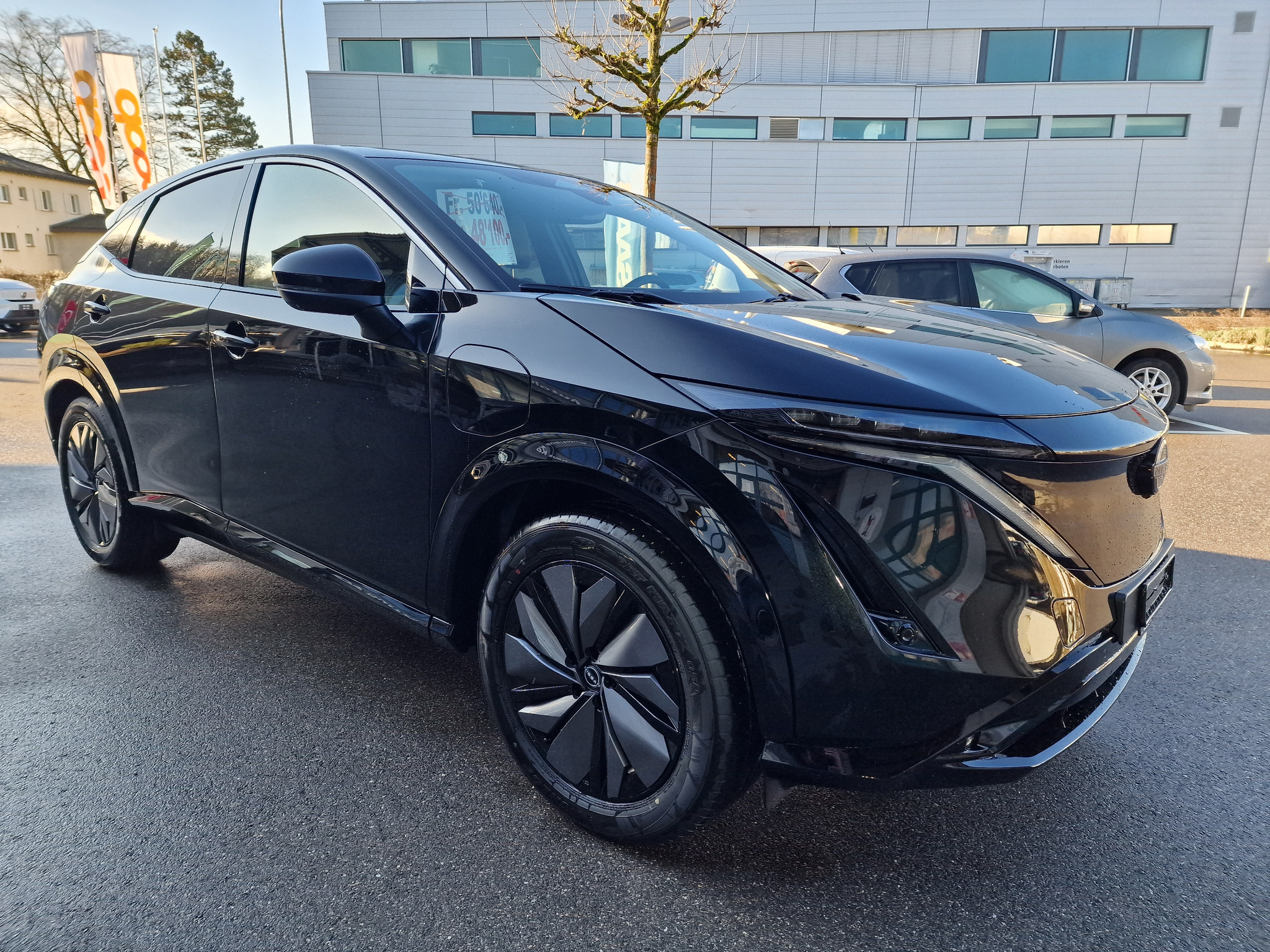 listing desktop thumbnail image 3