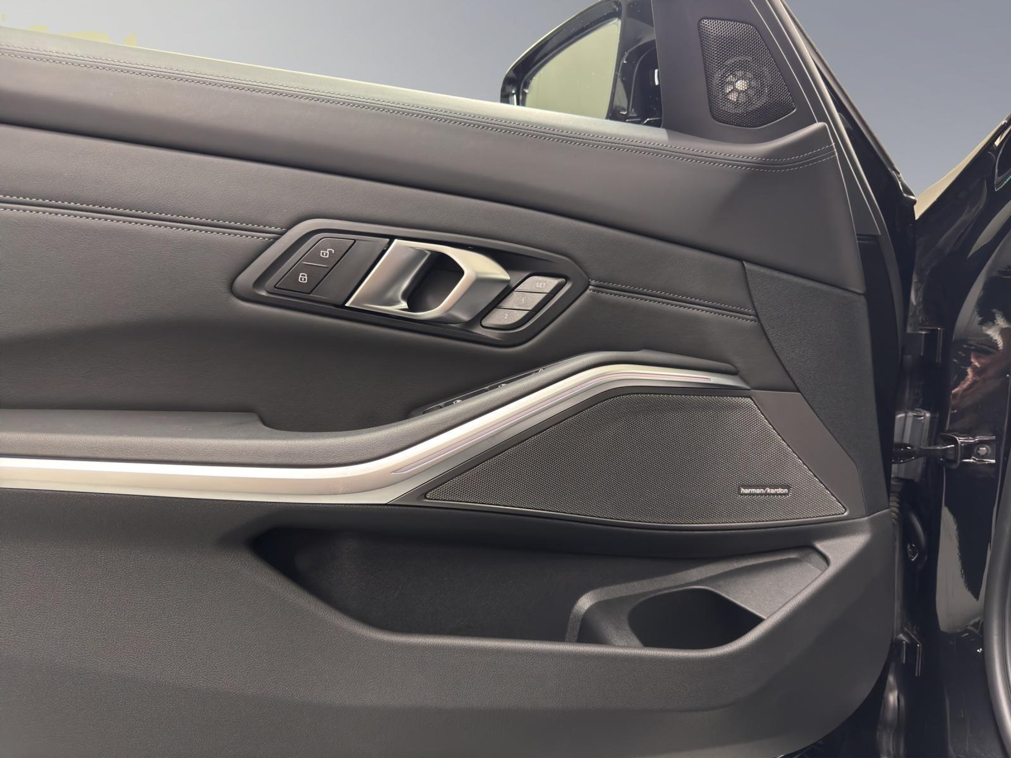 listing desktop thumbnail image 30