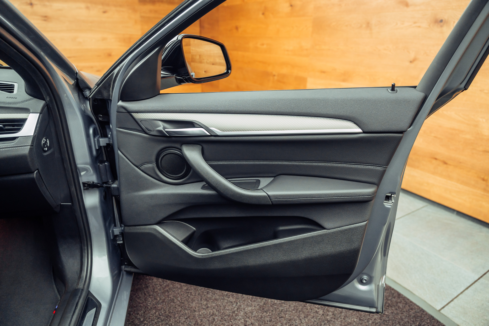 listing desktop thumbnail image 11