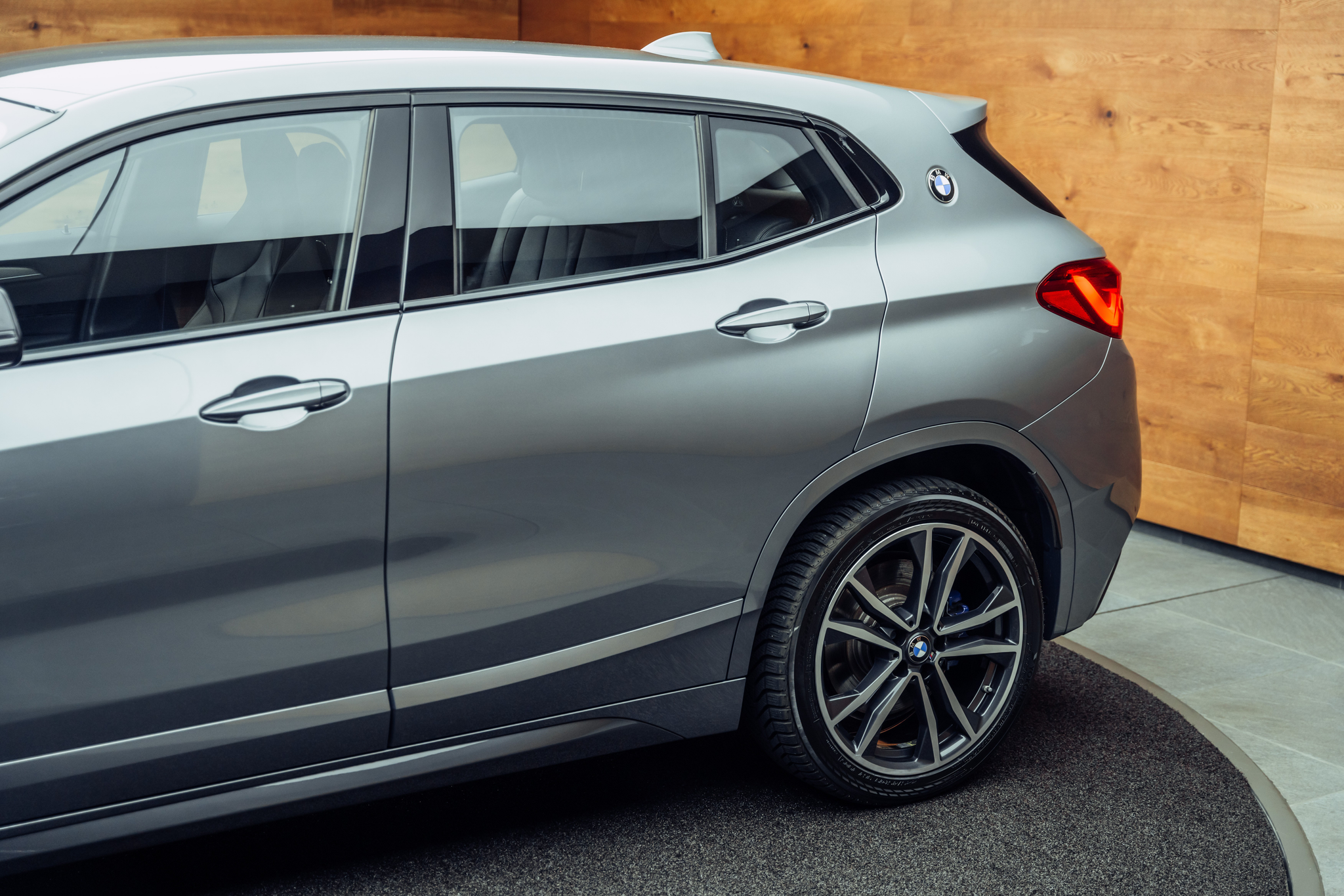 listing desktop thumbnail image 19