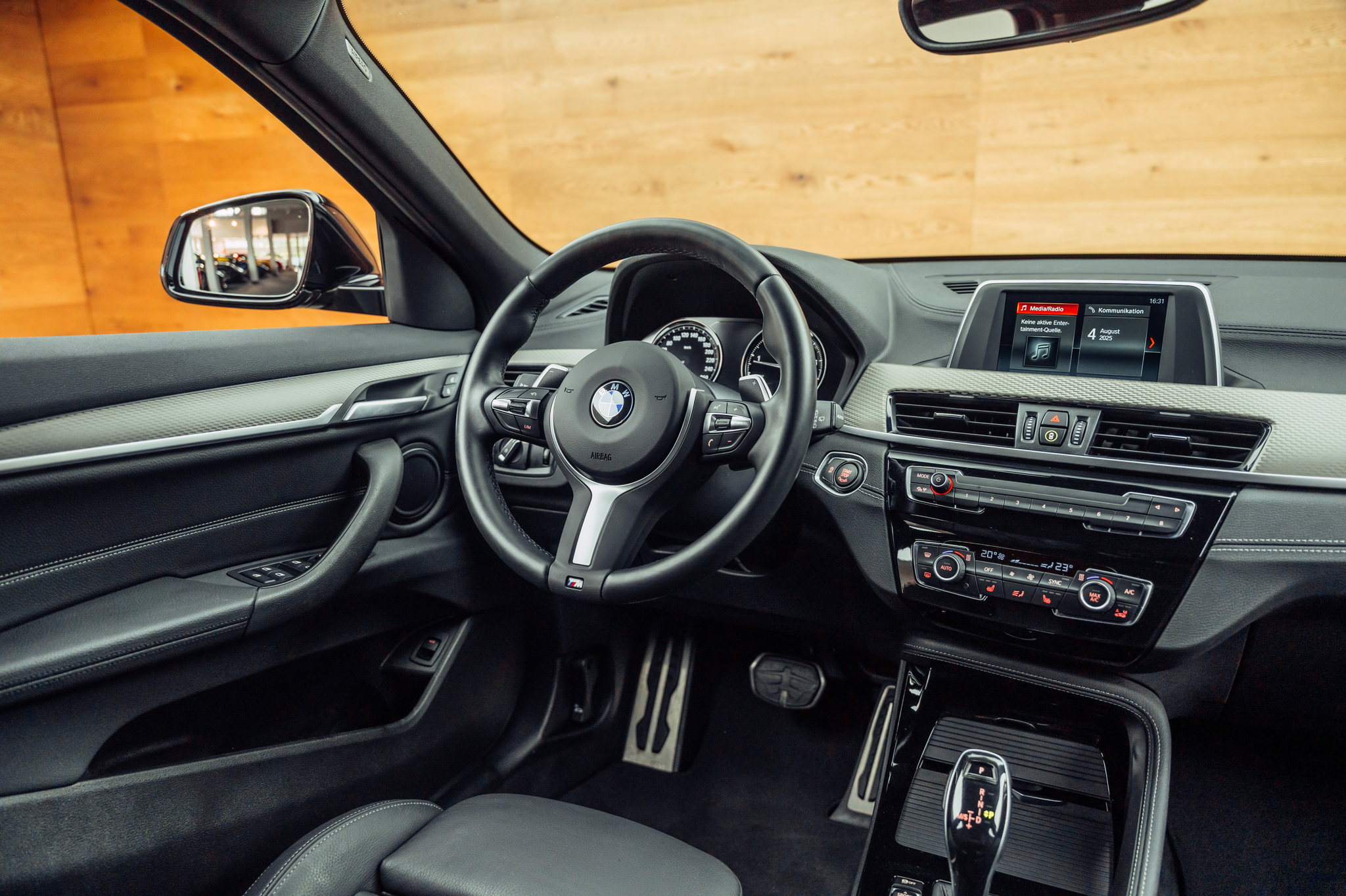 listing desktop thumbnail image 15