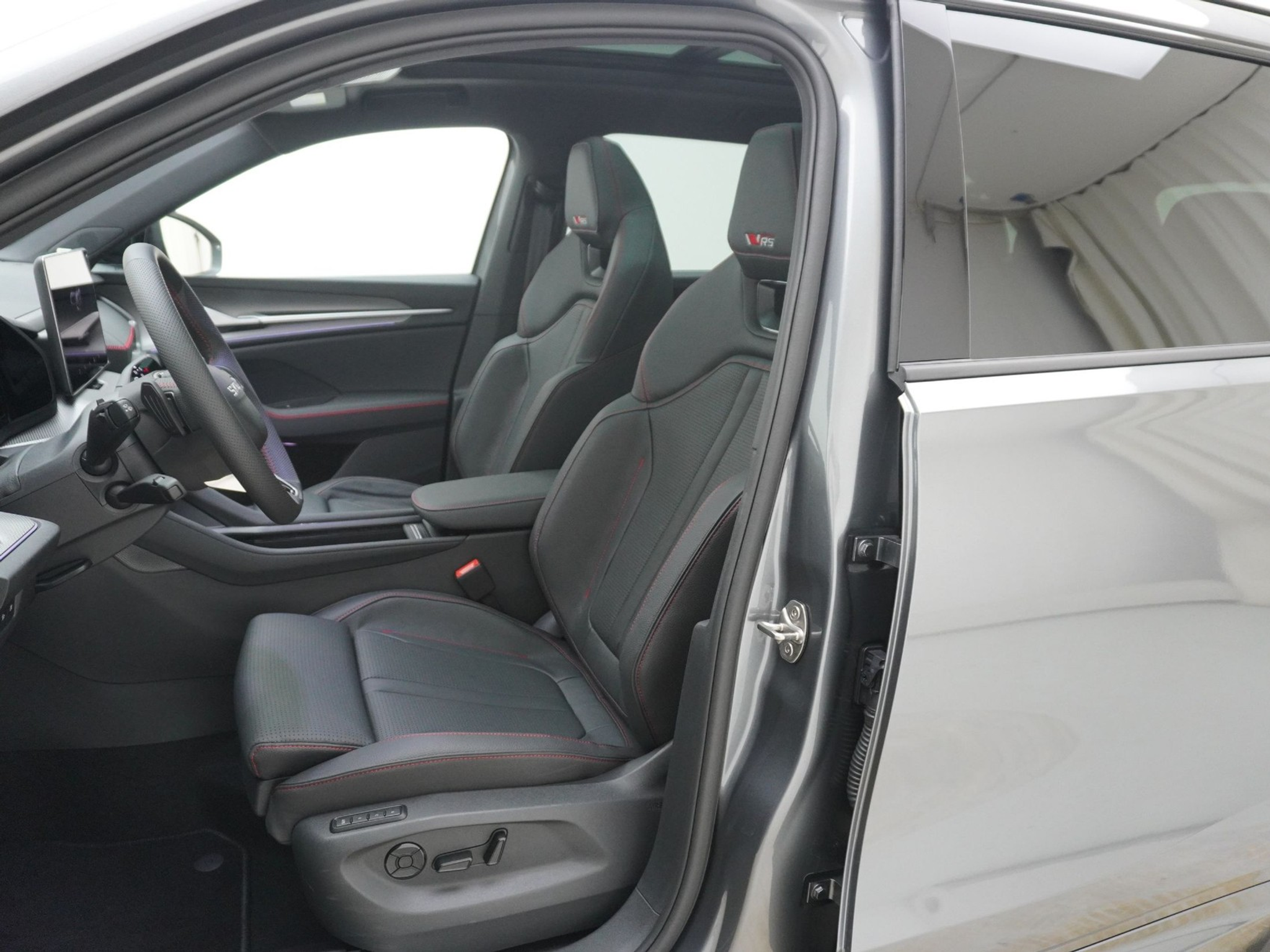 listing desktop thumbnail image 12