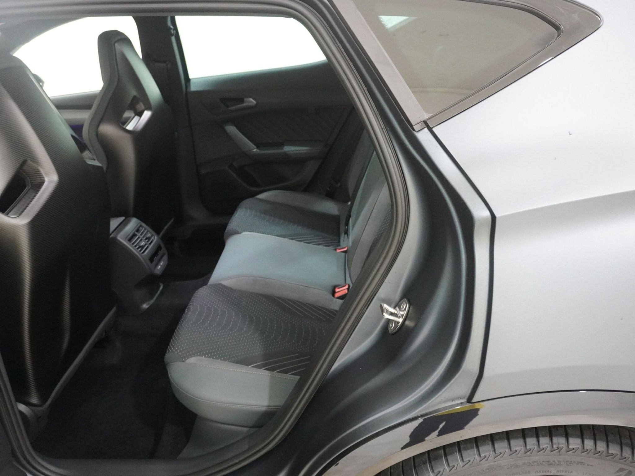 listing desktop thumbnail image 16