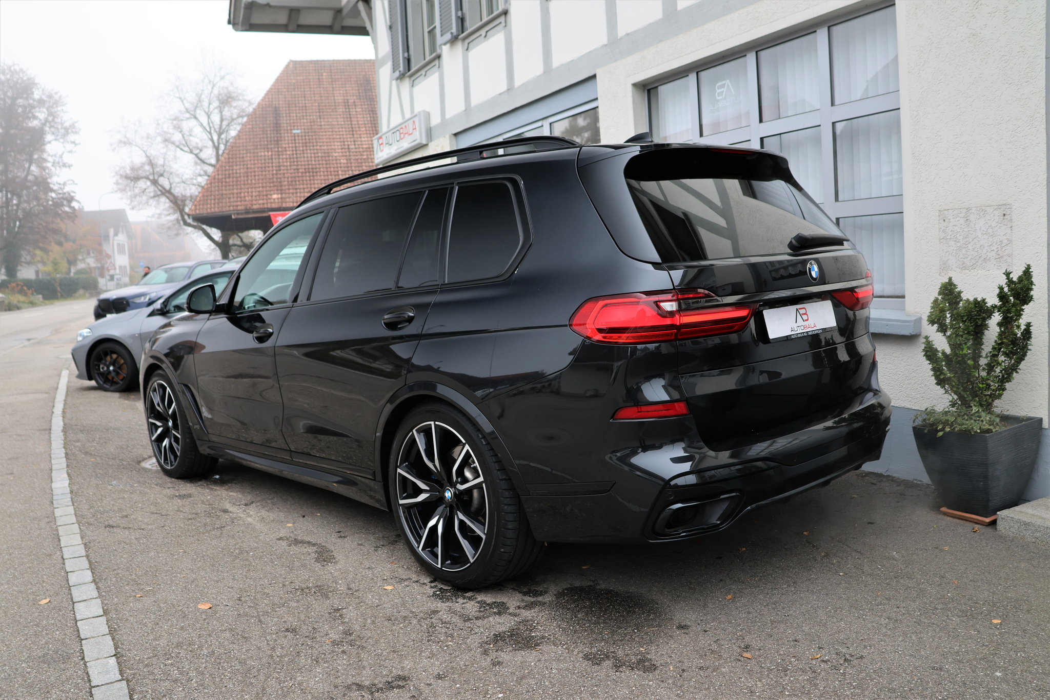 listing desktop thumbnail image 5