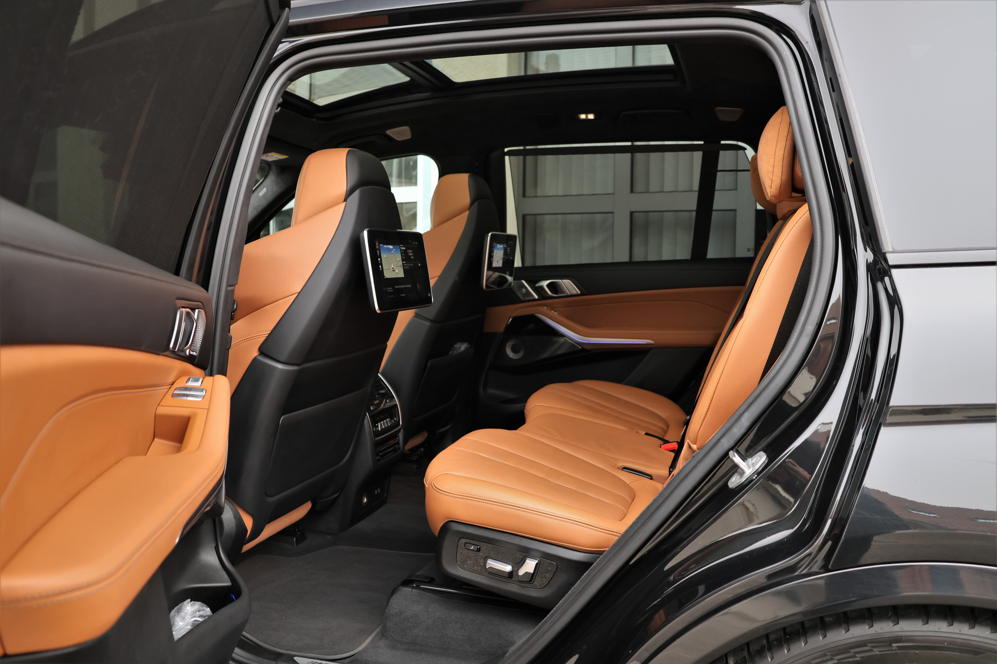 listing desktop thumbnail image 11