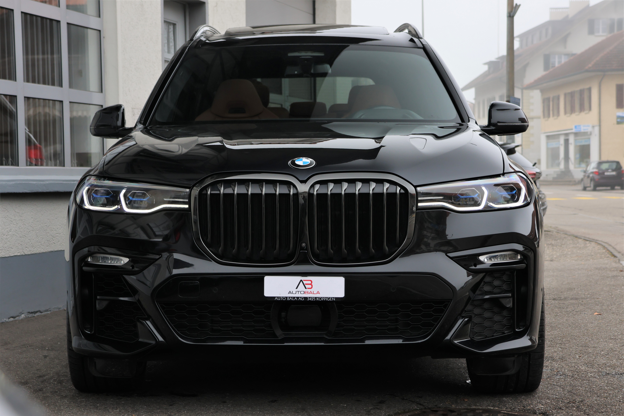 listing desktop thumbnail image 1