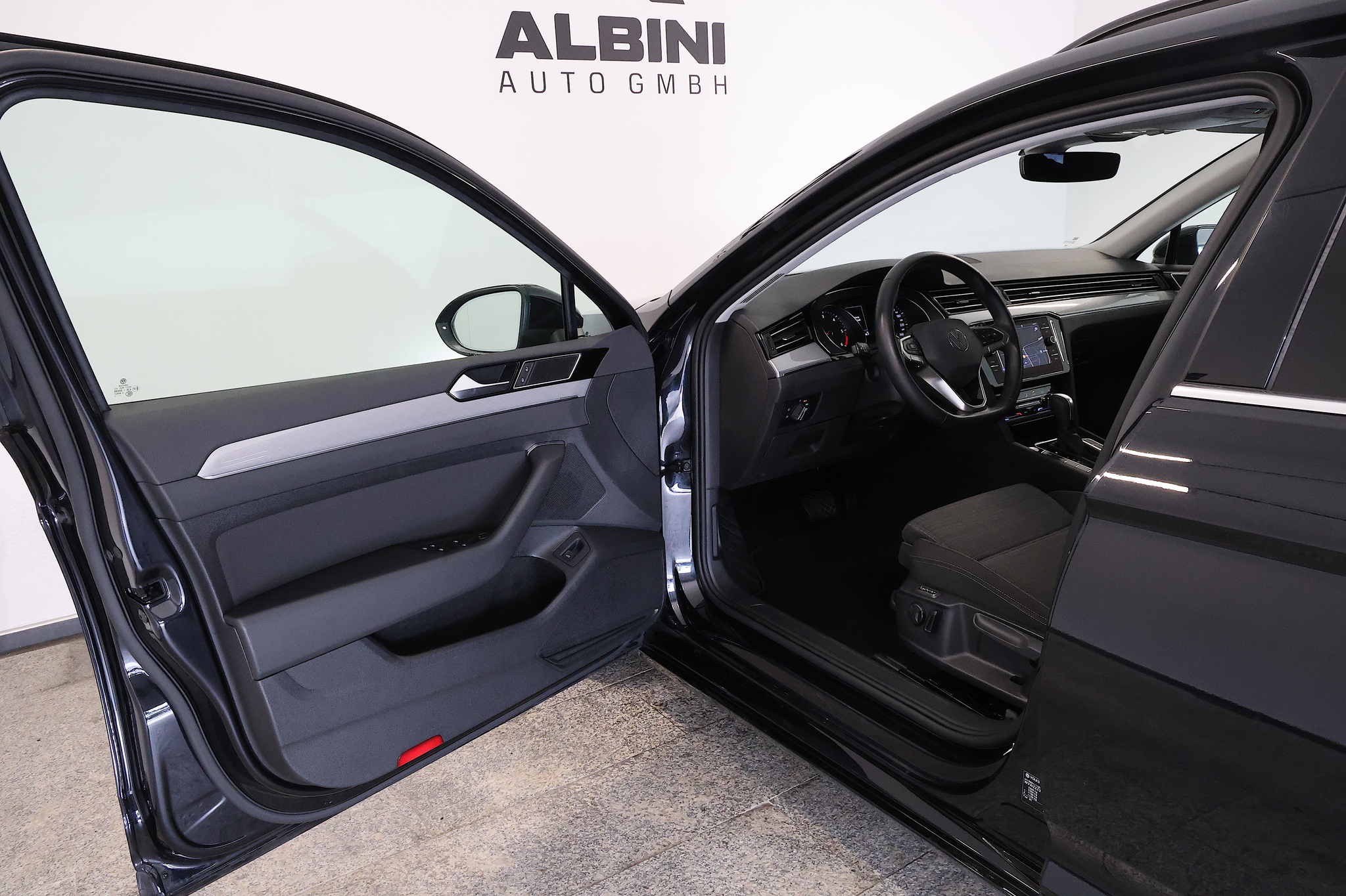 listing desktop thumbnail image 4