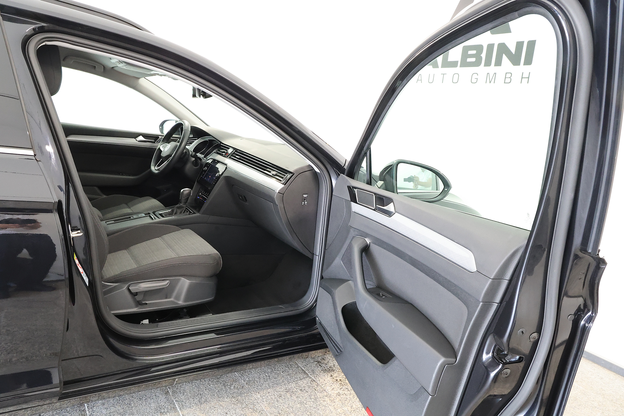 listing desktop thumbnail image 10