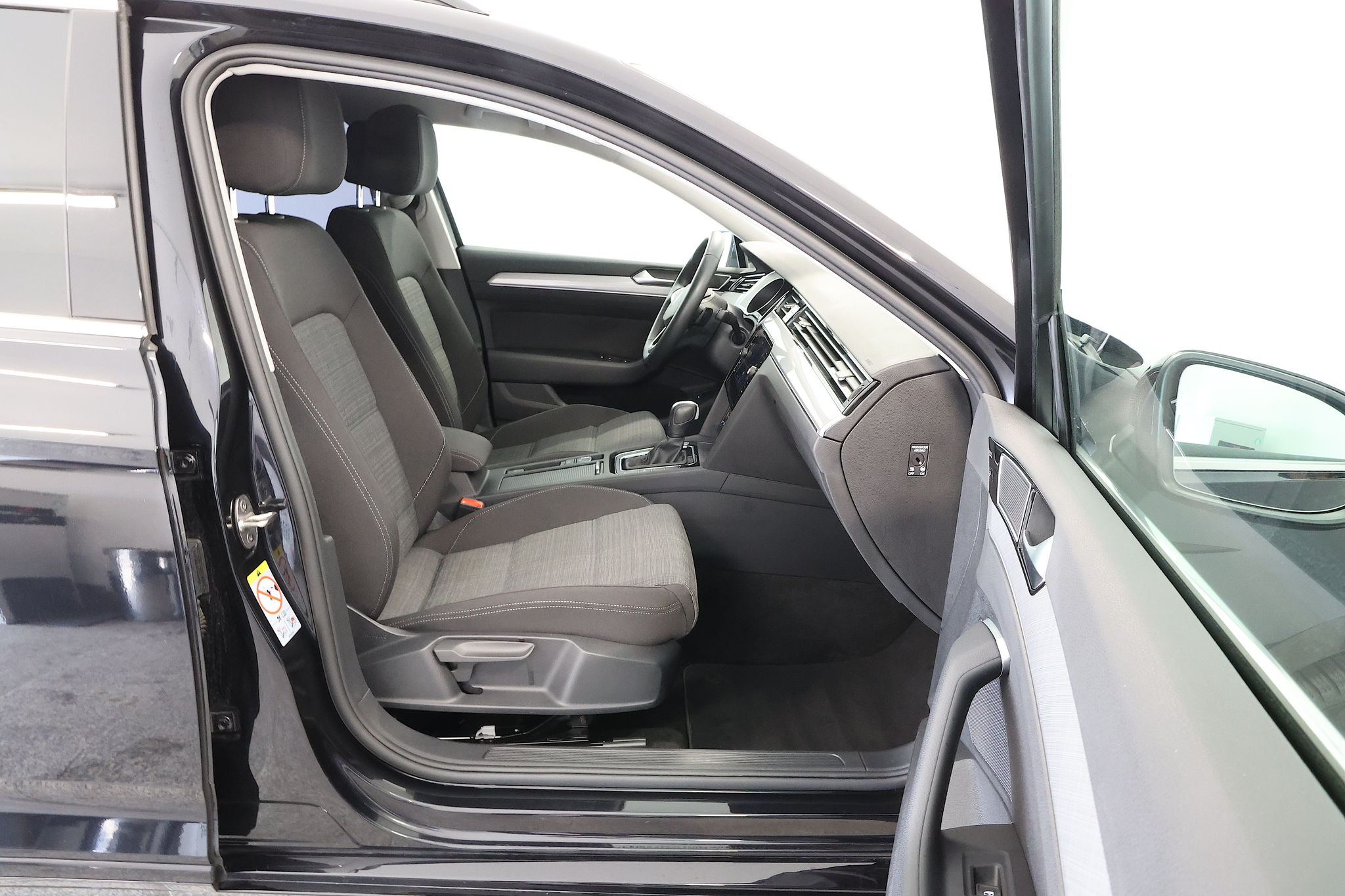 listing desktop thumbnail image 11