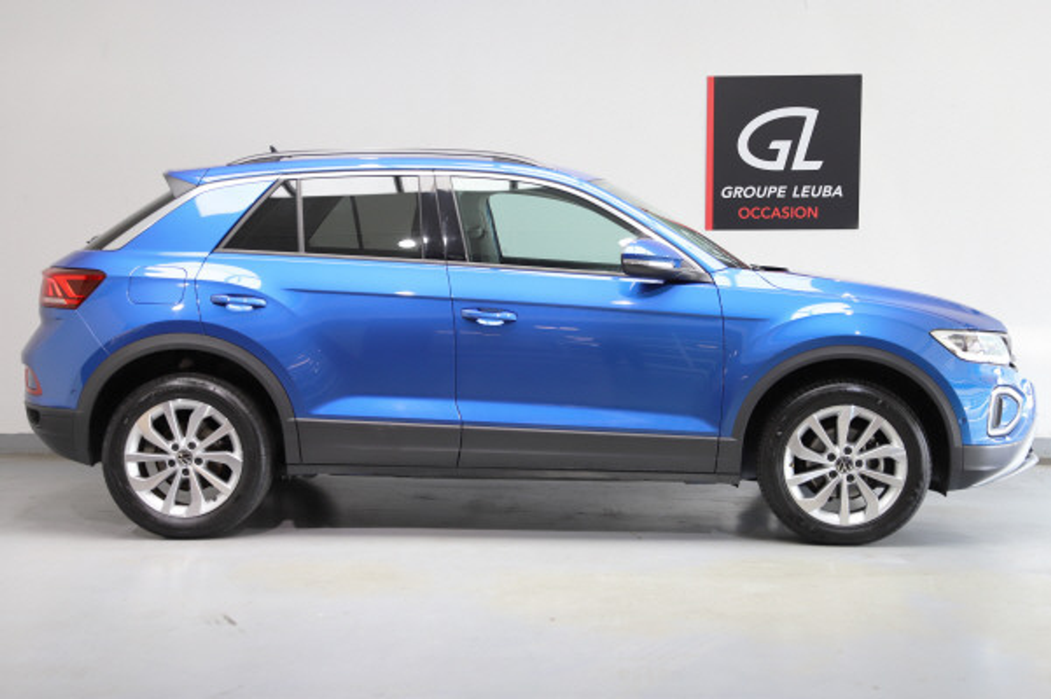 listing desktop thumbnail image 6