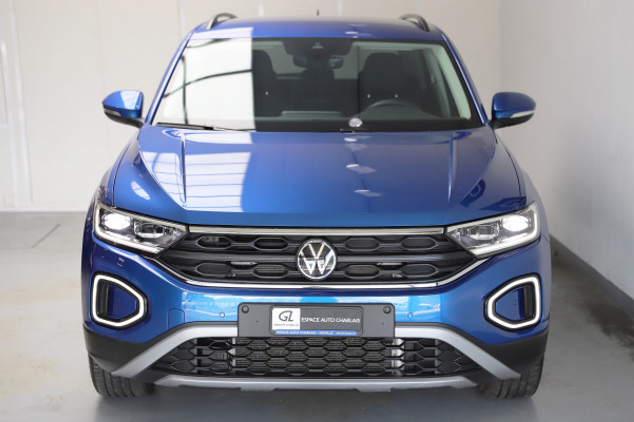 listing desktop thumbnail image 4