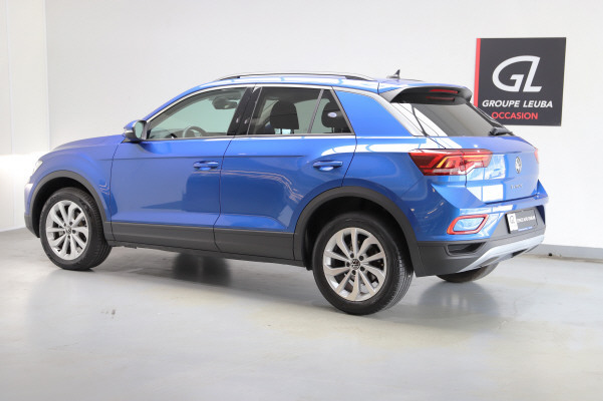 listing desktop thumbnail image 2