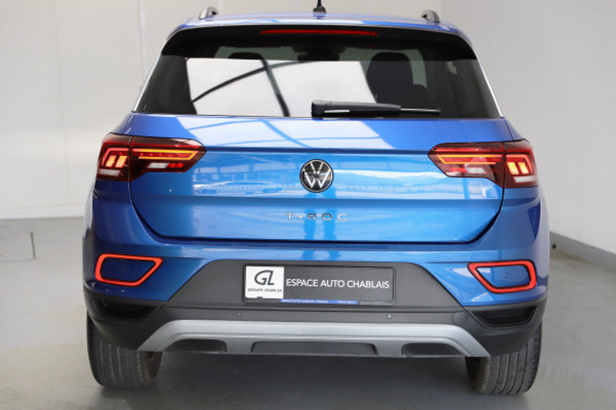 listing desktop thumbnail image 5