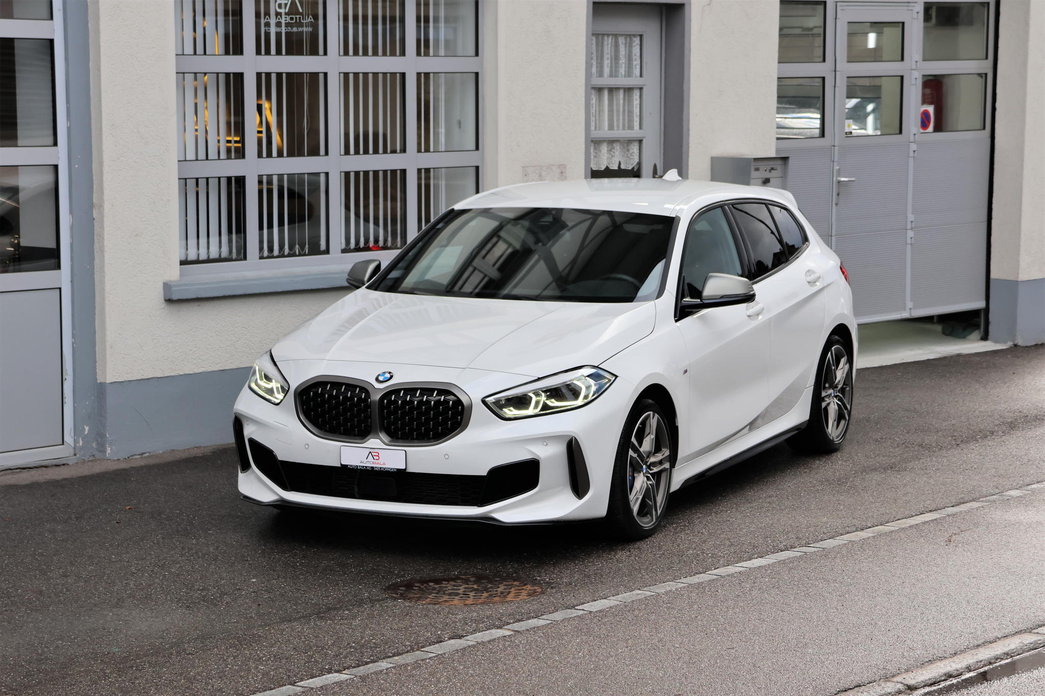 listing desktop thumbnail image 0