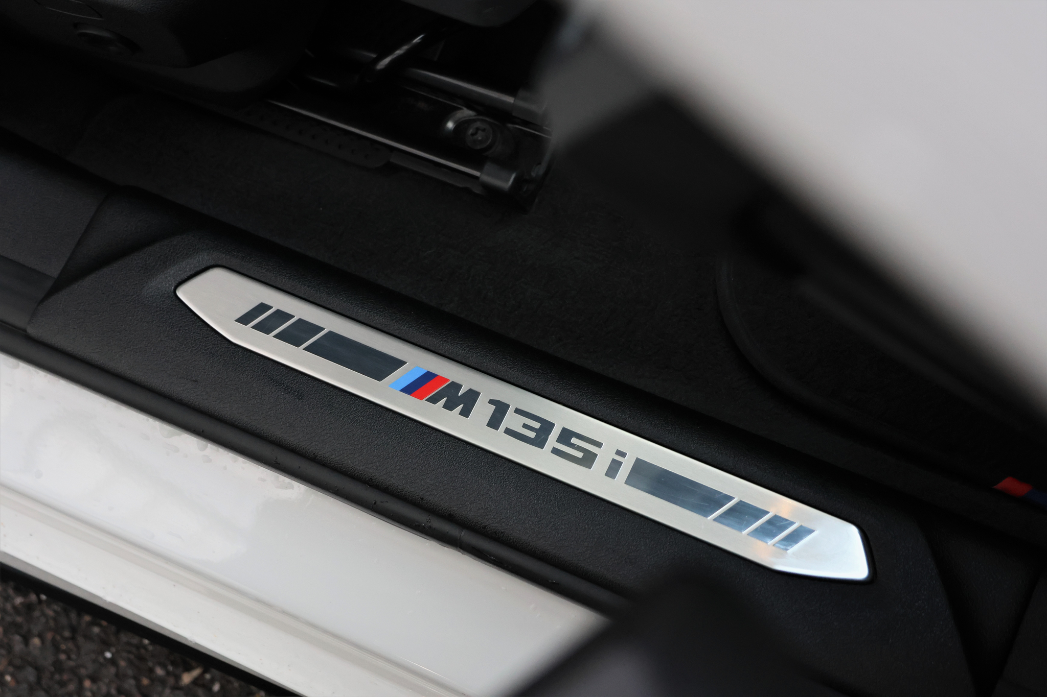 listing desktop thumbnail image 19