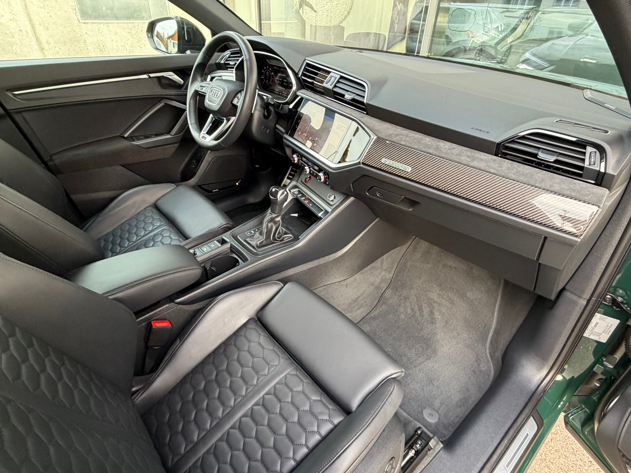 listing desktop thumbnail image 15