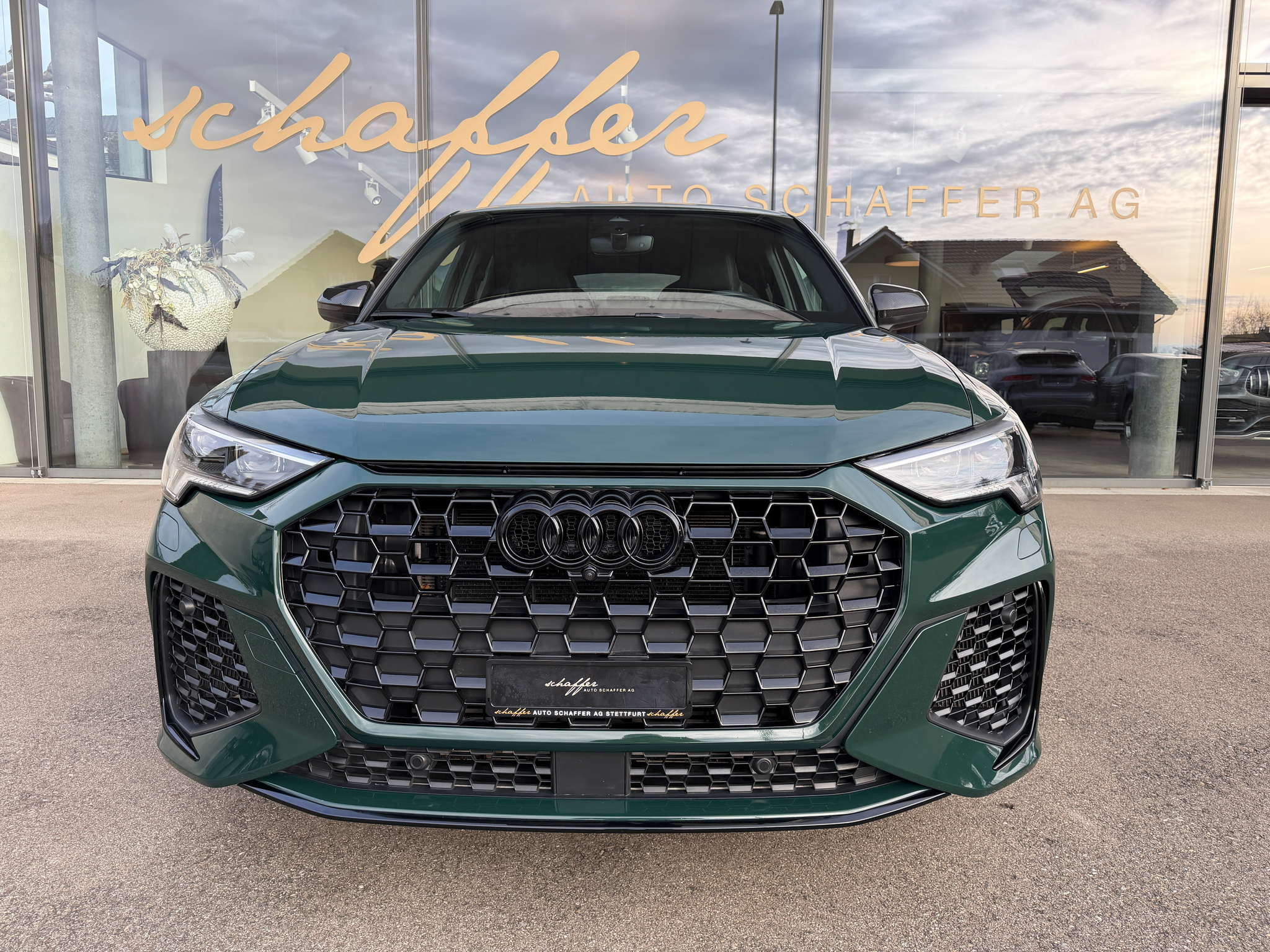 listing desktop thumbnail image 2