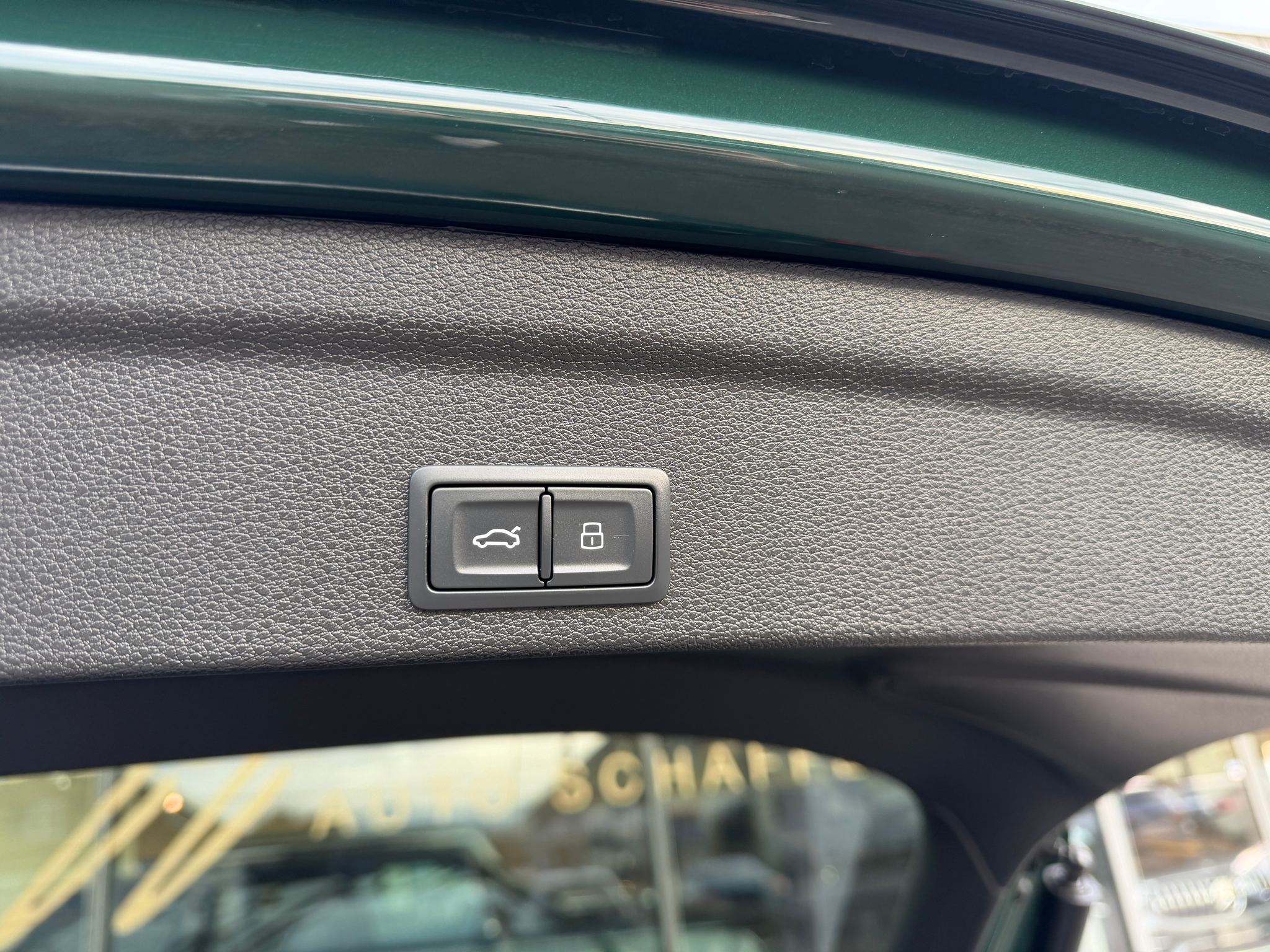 listing desktop thumbnail image 24