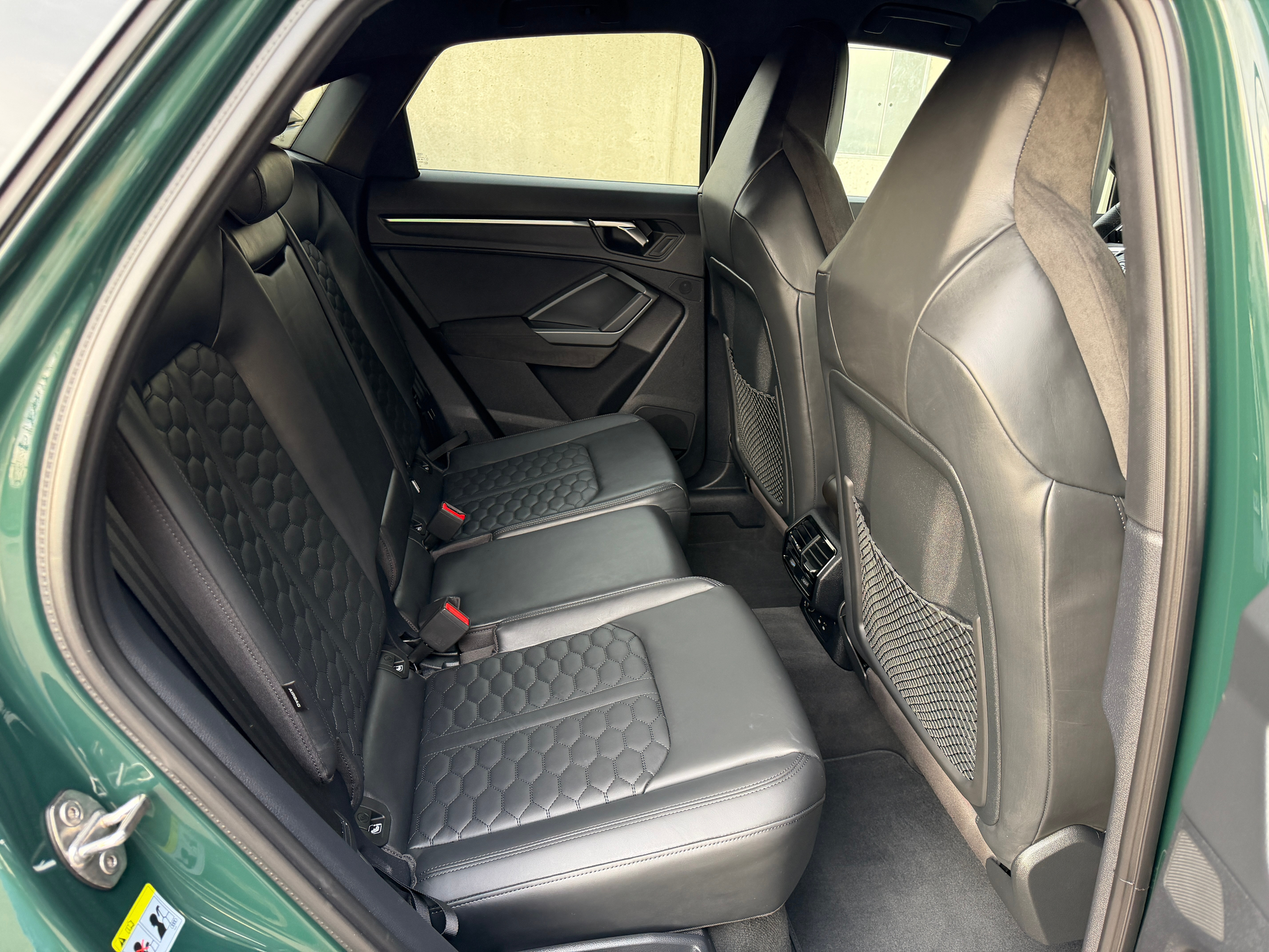 listing desktop thumbnail image 13