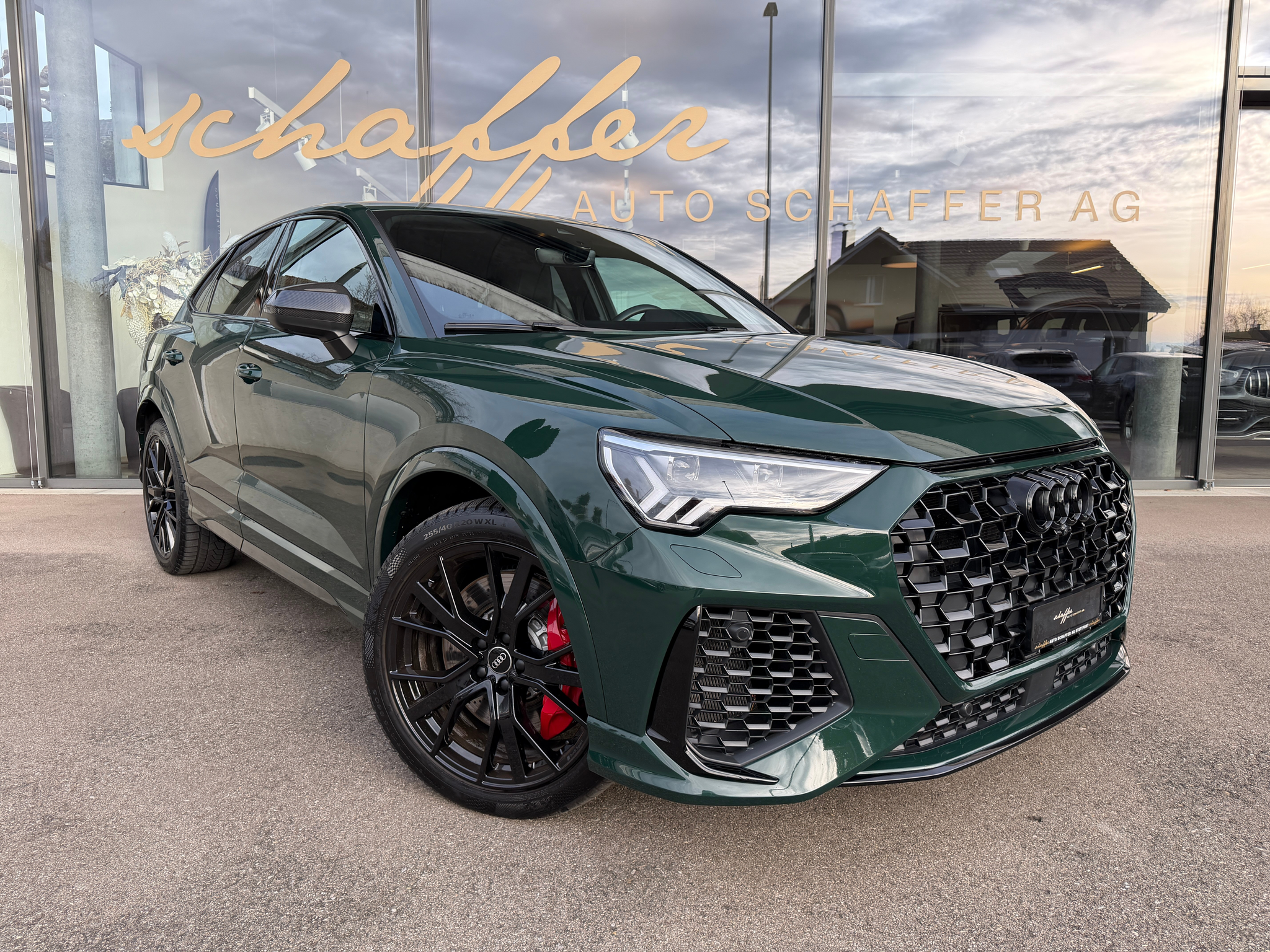 listing desktop thumbnail image 3