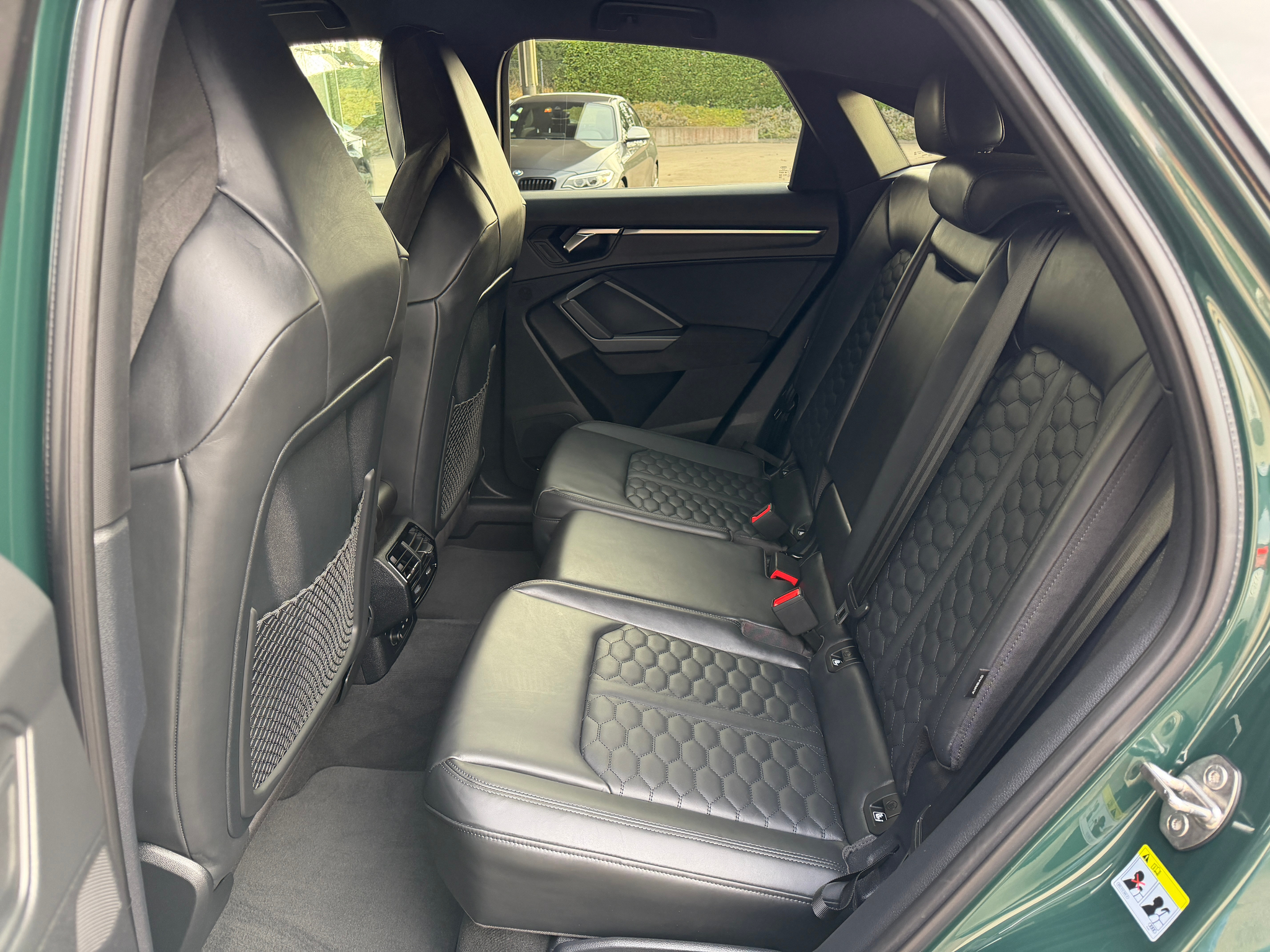 listing desktop thumbnail image 19