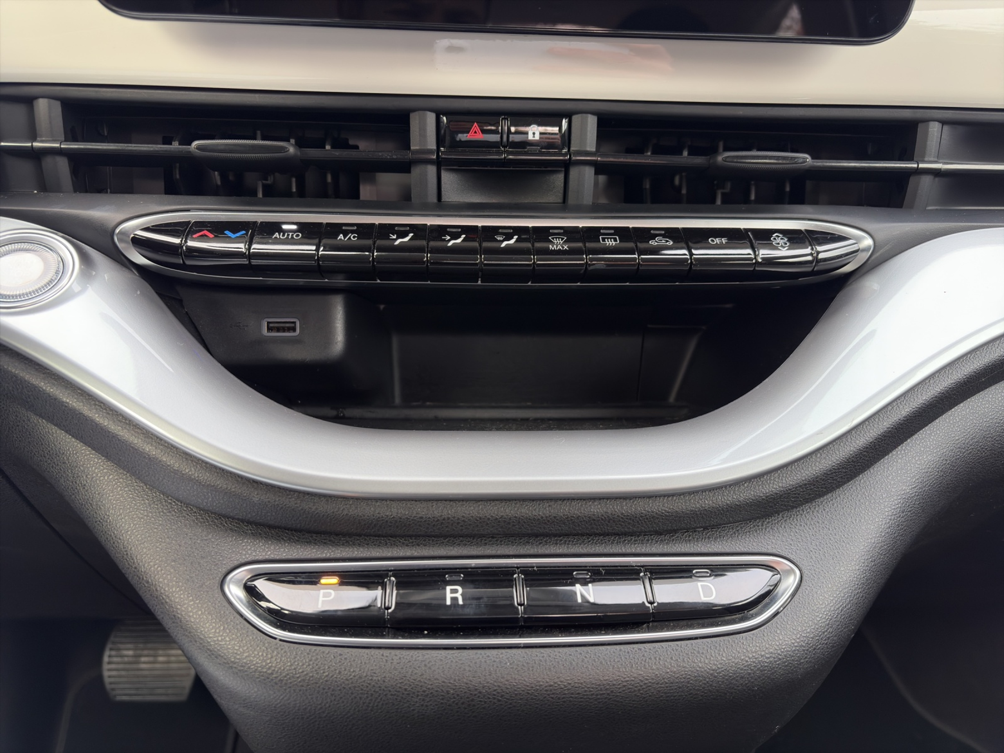 listing desktop thumbnail image 13