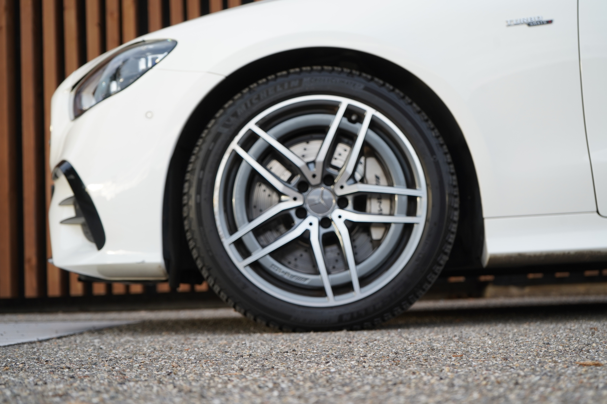 listing desktop thumbnail image 16