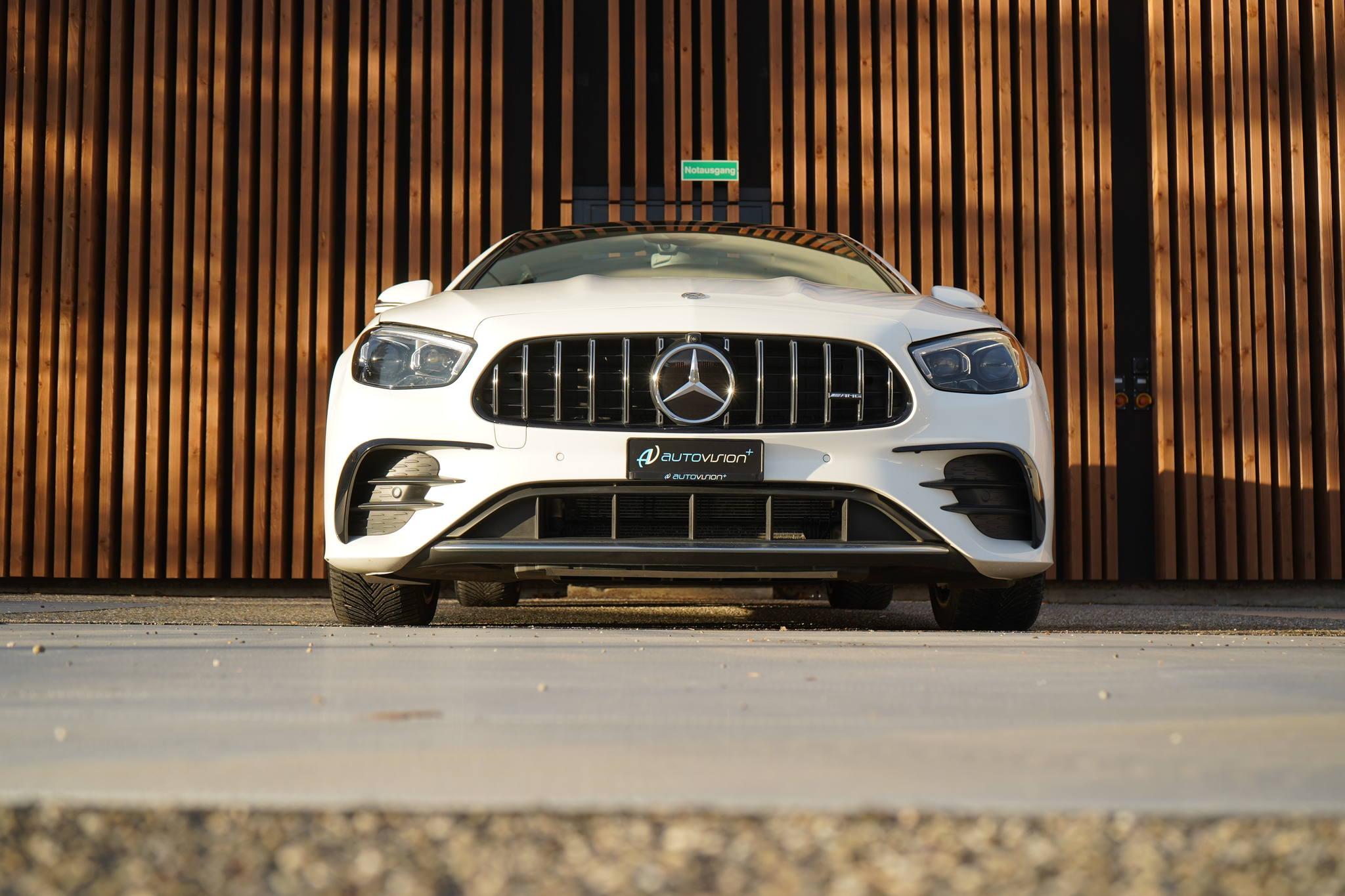 listing desktop thumbnail image 13