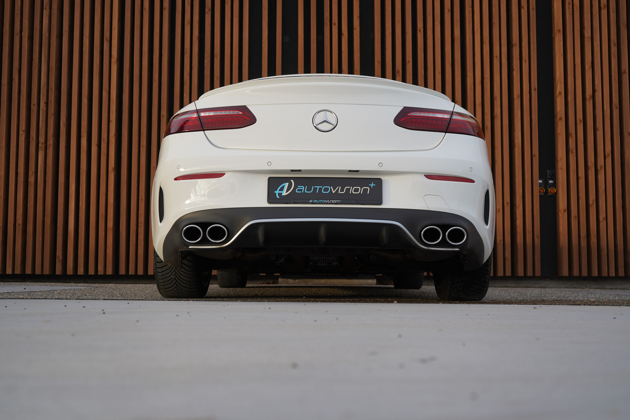 listing desktop thumbnail image 15