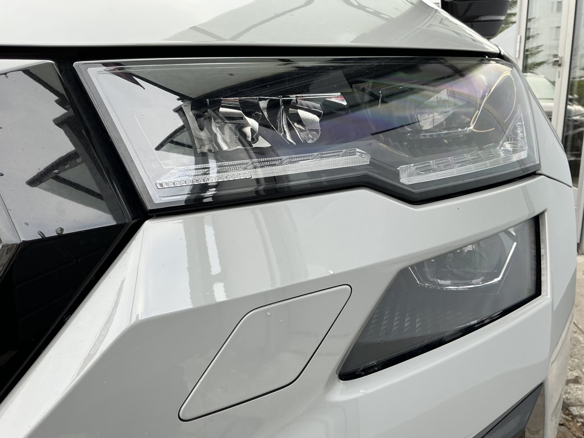 listing desktop thumbnail image 6