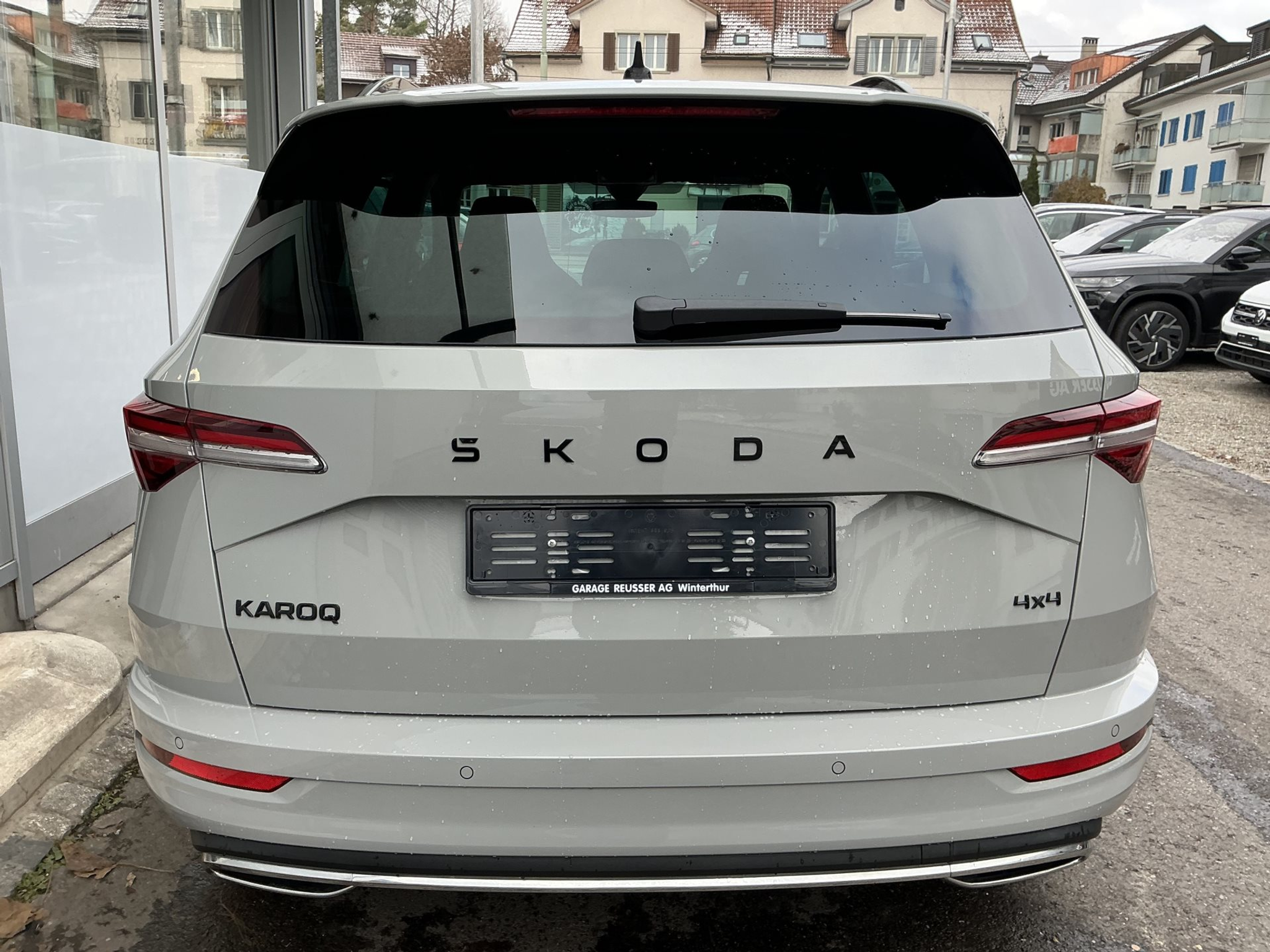 listing desktop thumbnail image 4