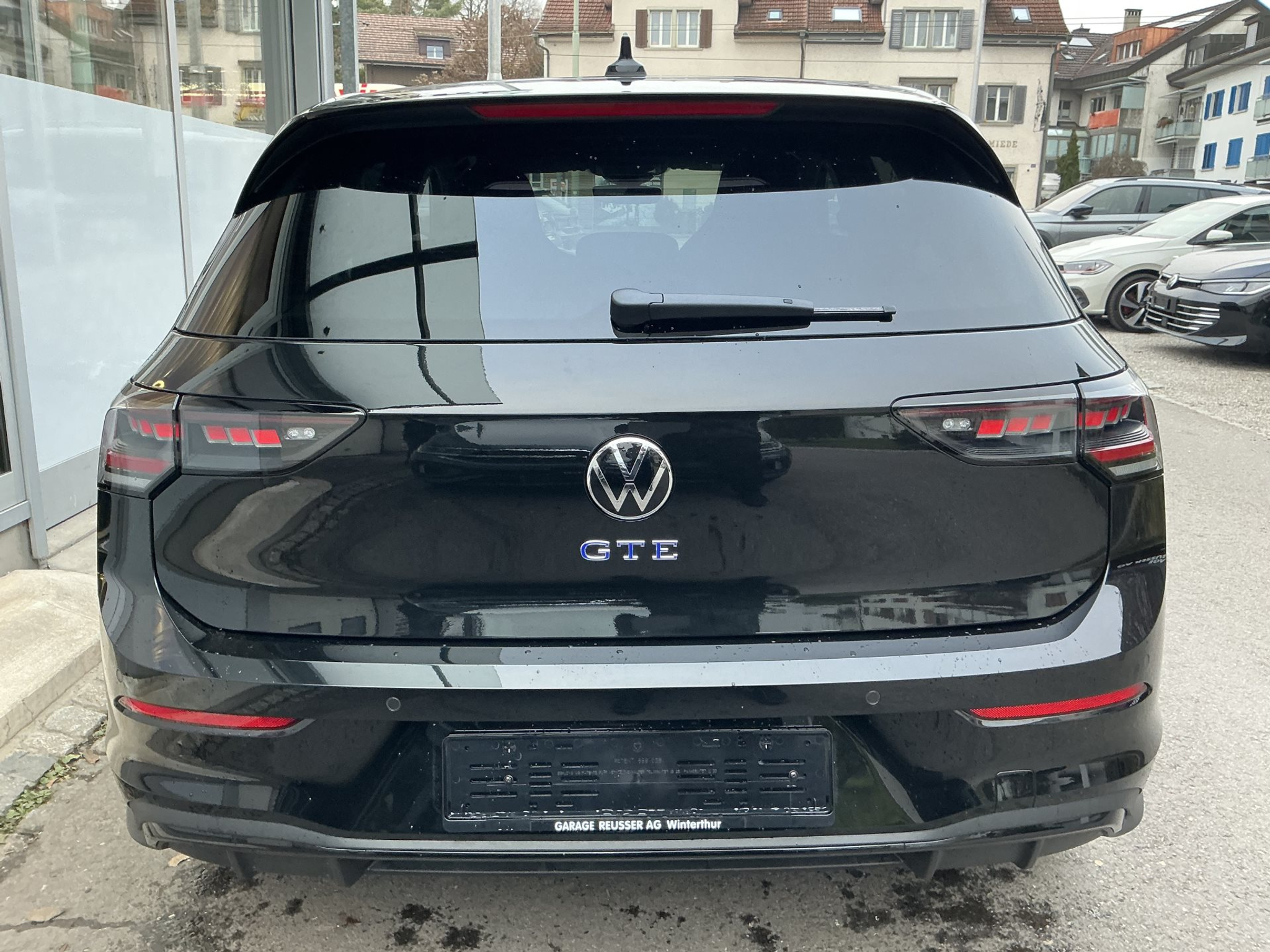 listing desktop thumbnail image 4