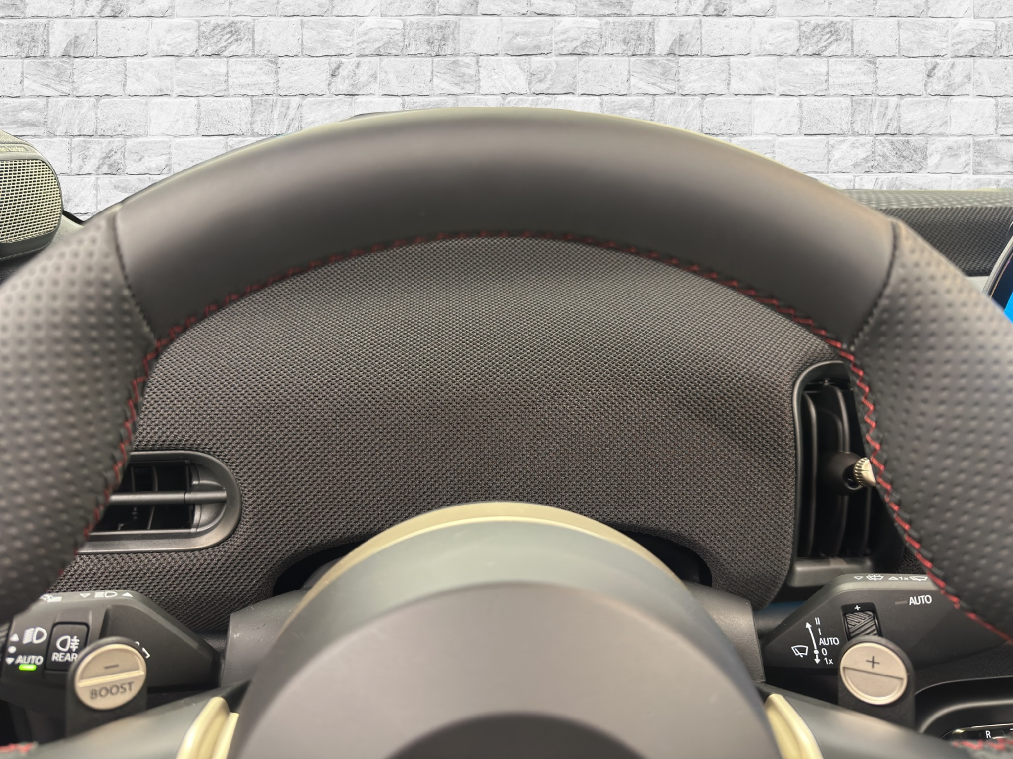 listing desktop thumbnail image 11