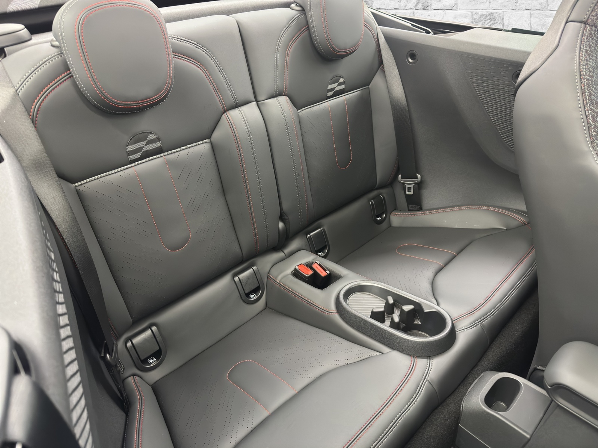 listing desktop thumbnail image 16